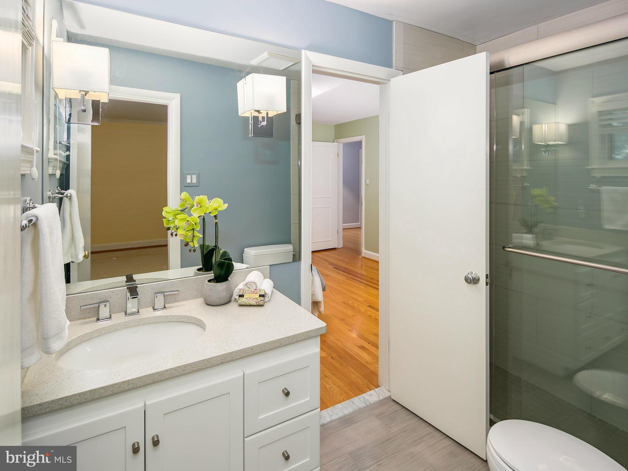 TULIP HILL - Residential