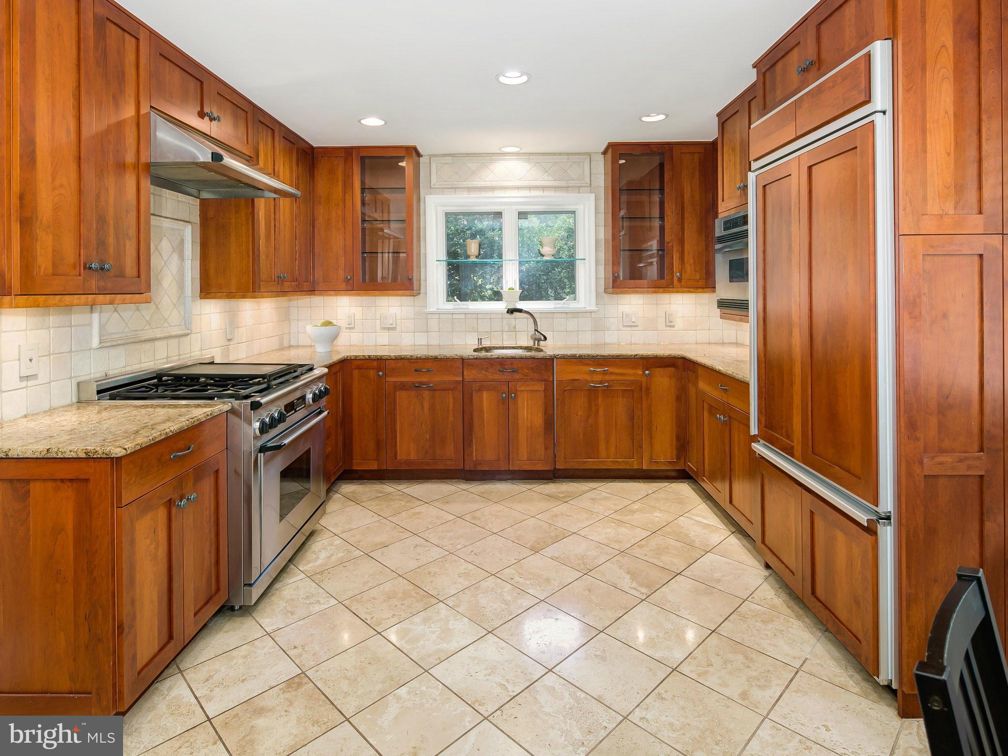 TULIP HILL - Residential