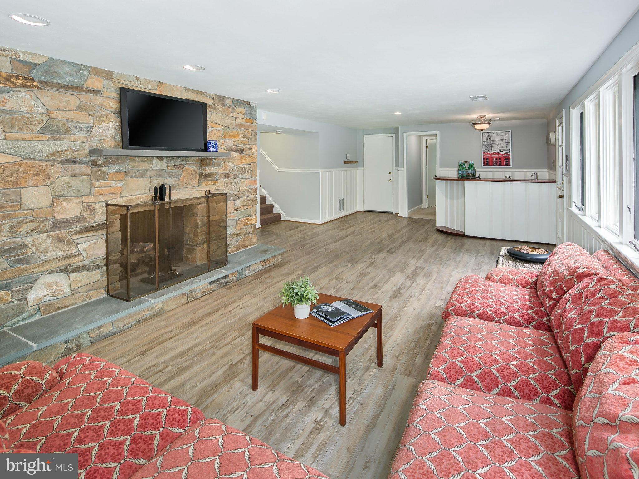 TULIP HILL - Residential