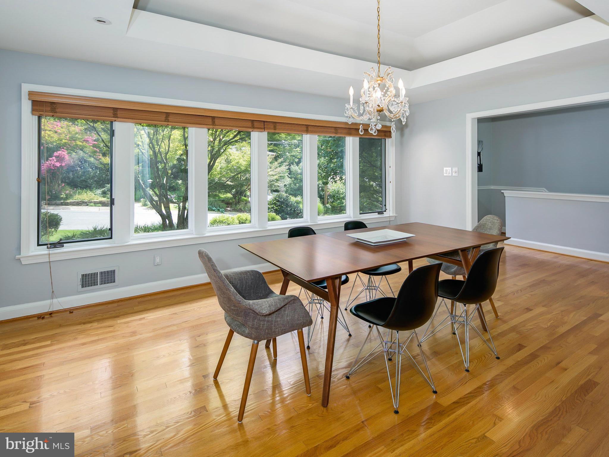 TULIP HILL - Residential