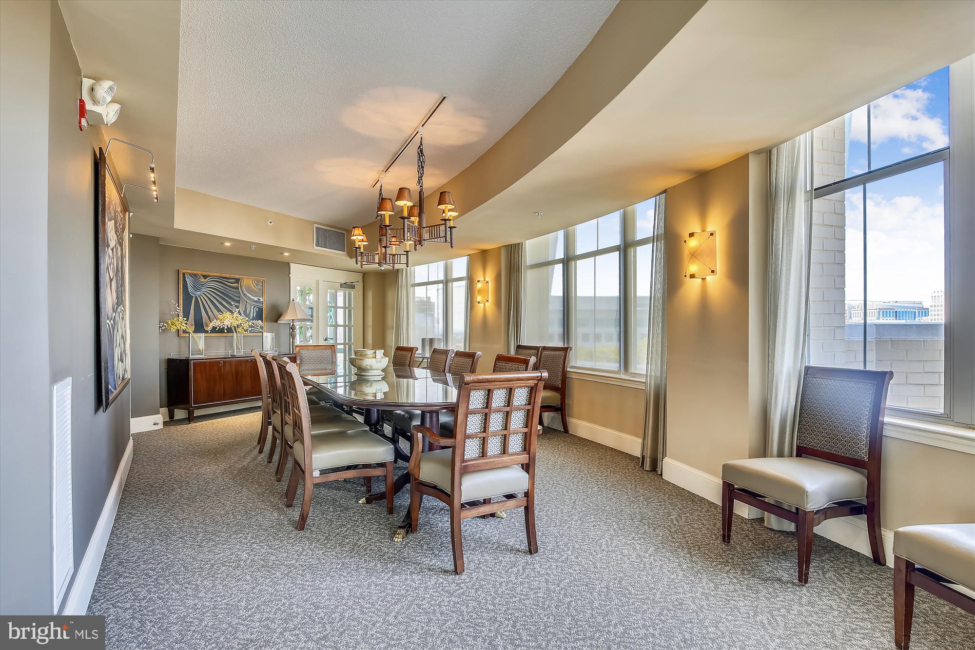 CARLTON HOUSE - Residential