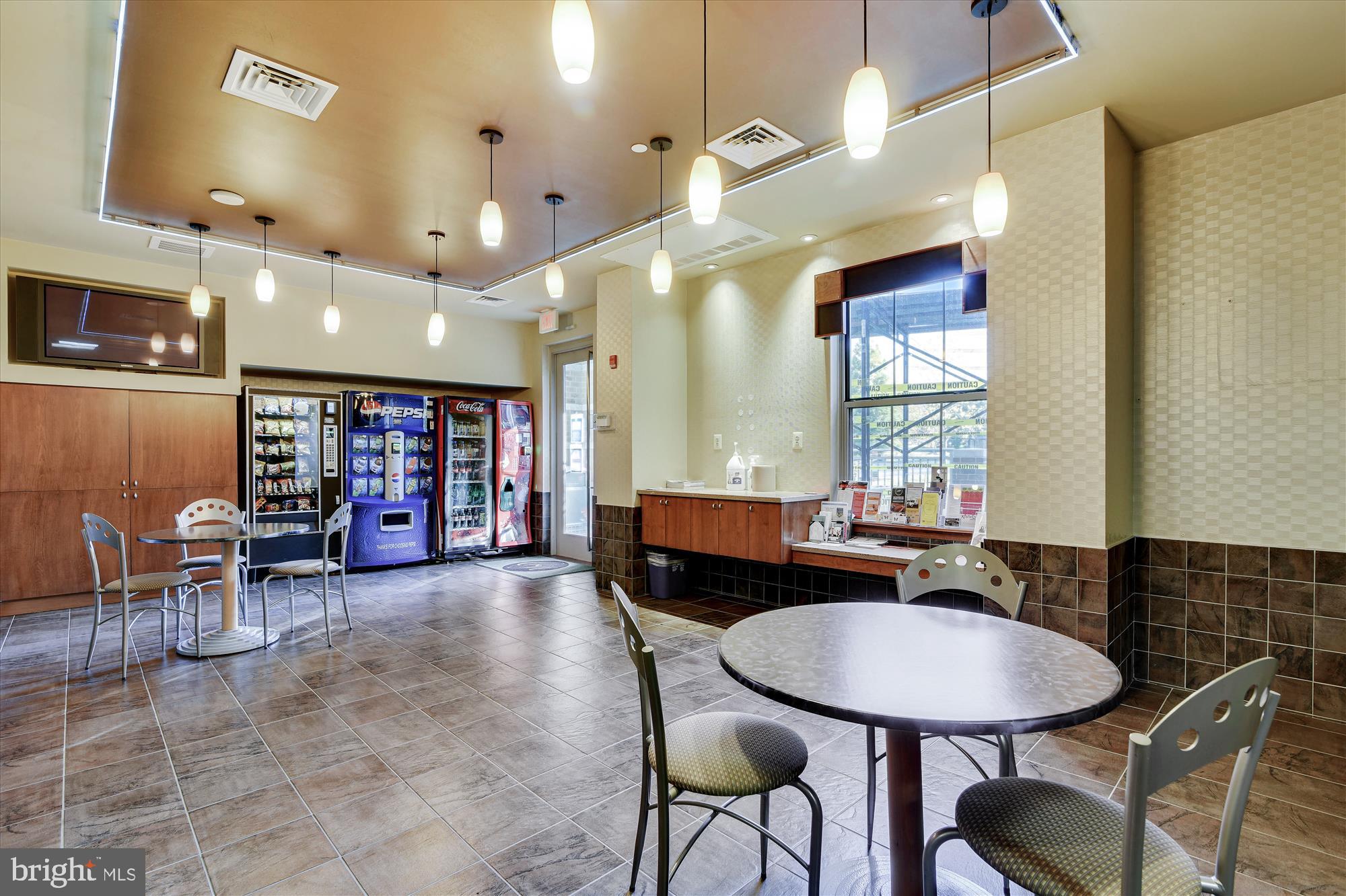 CARLTON HOUSE - Residential