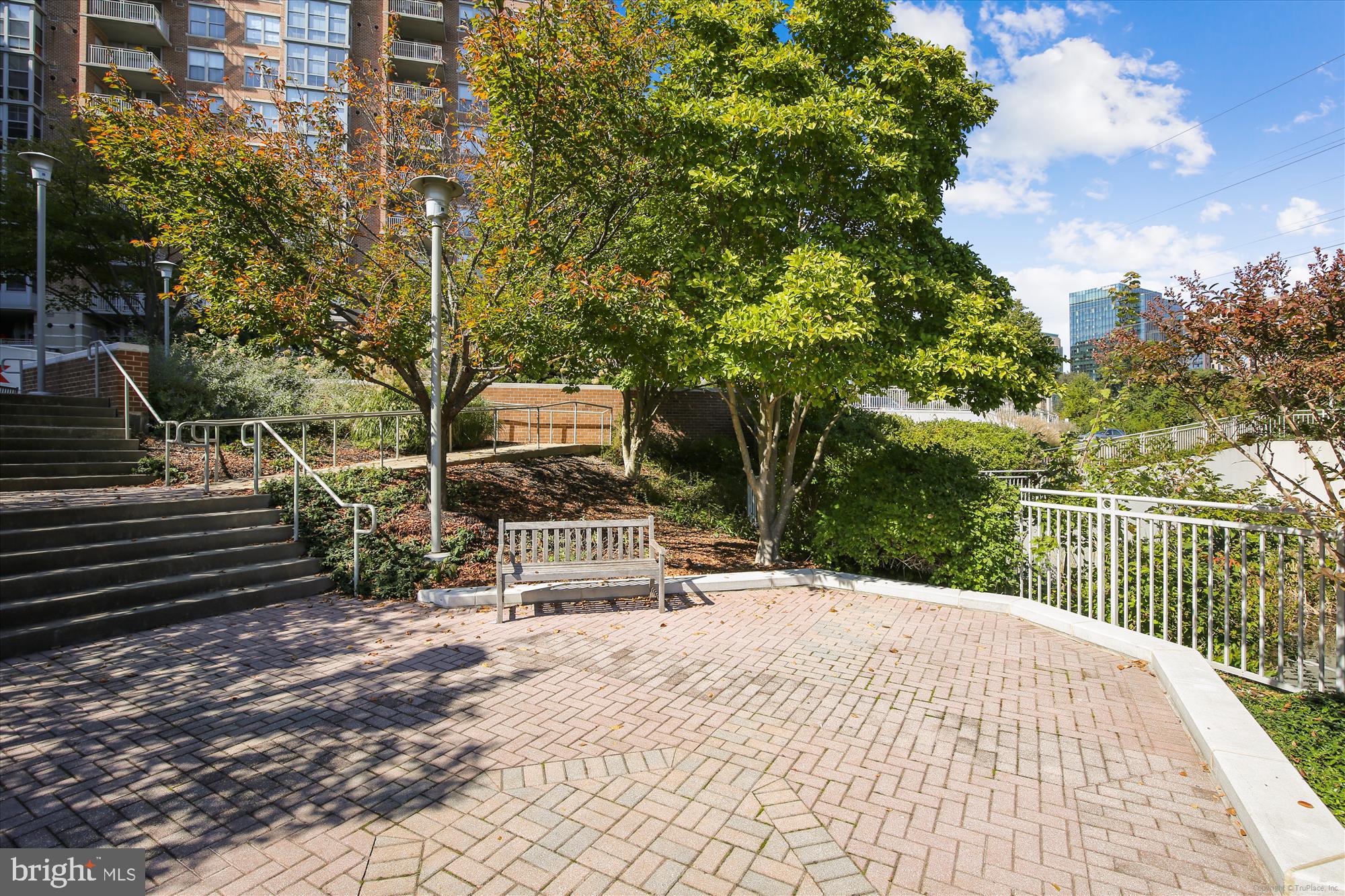 CARLTON HOUSE - Residential