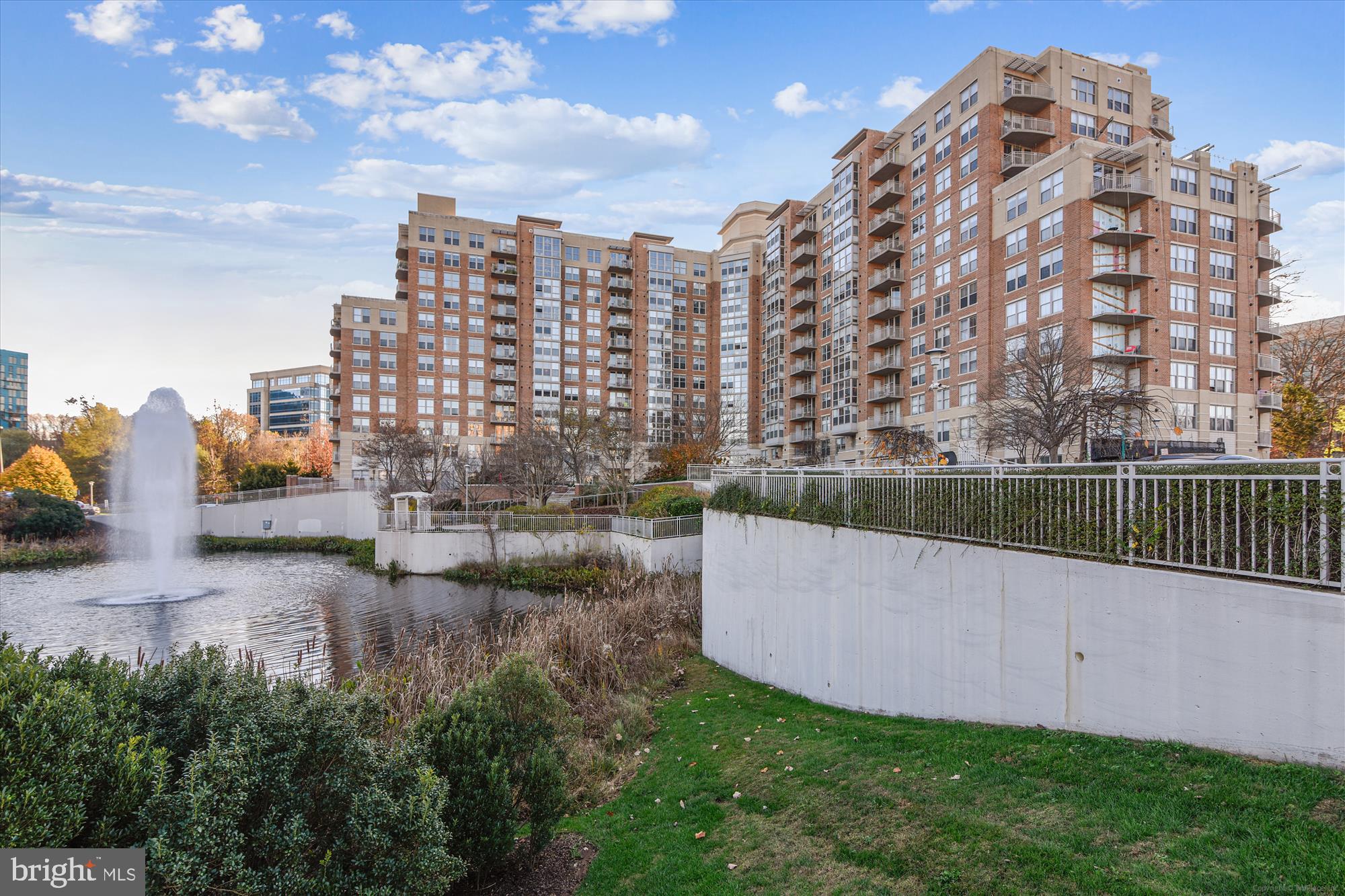 CARLTON HOUSE - Residential
