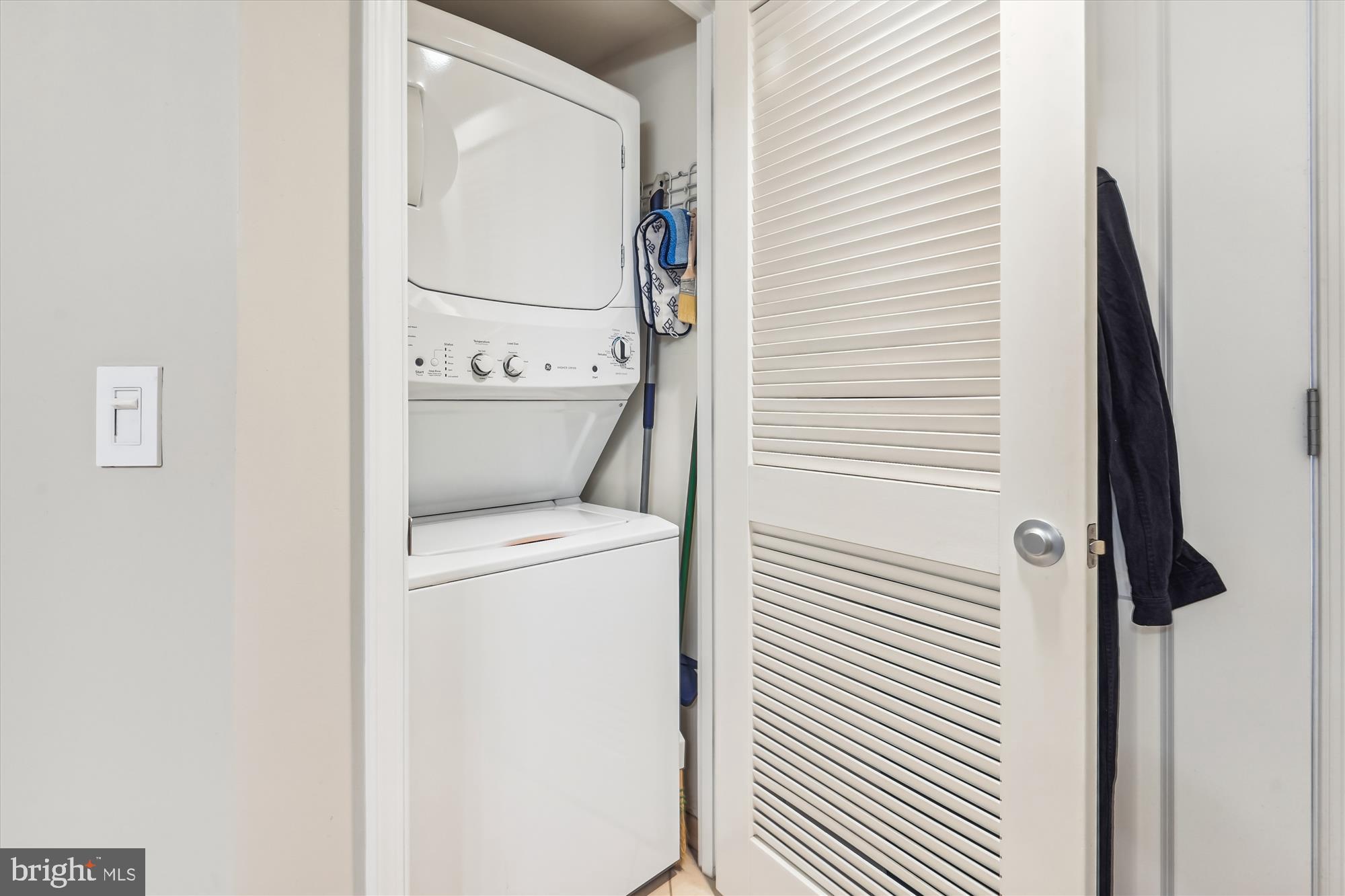 CARLTON HOUSE - Residential