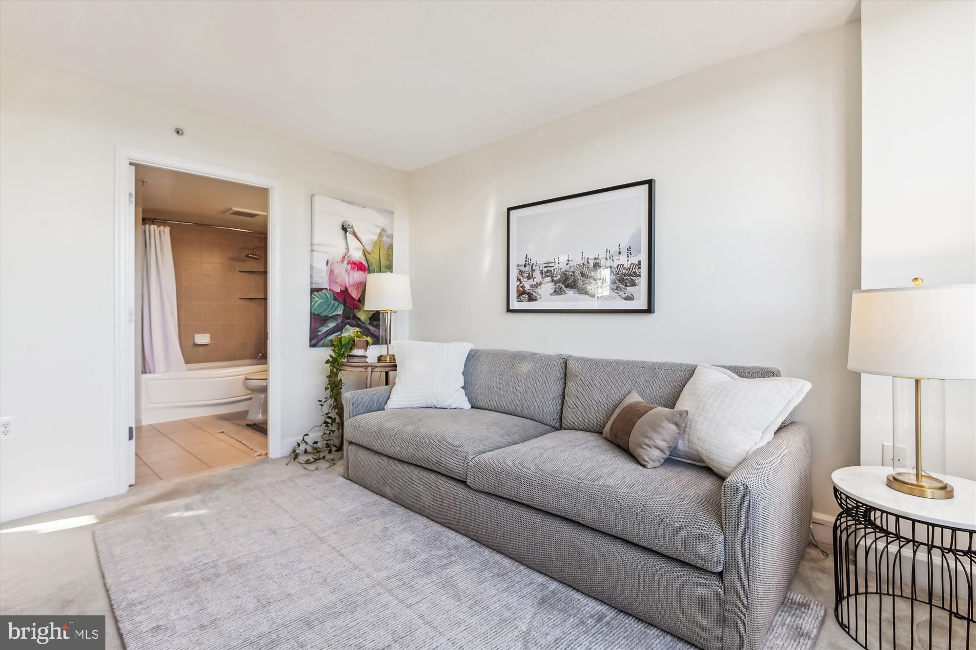 CARLTON HOUSE - Residential