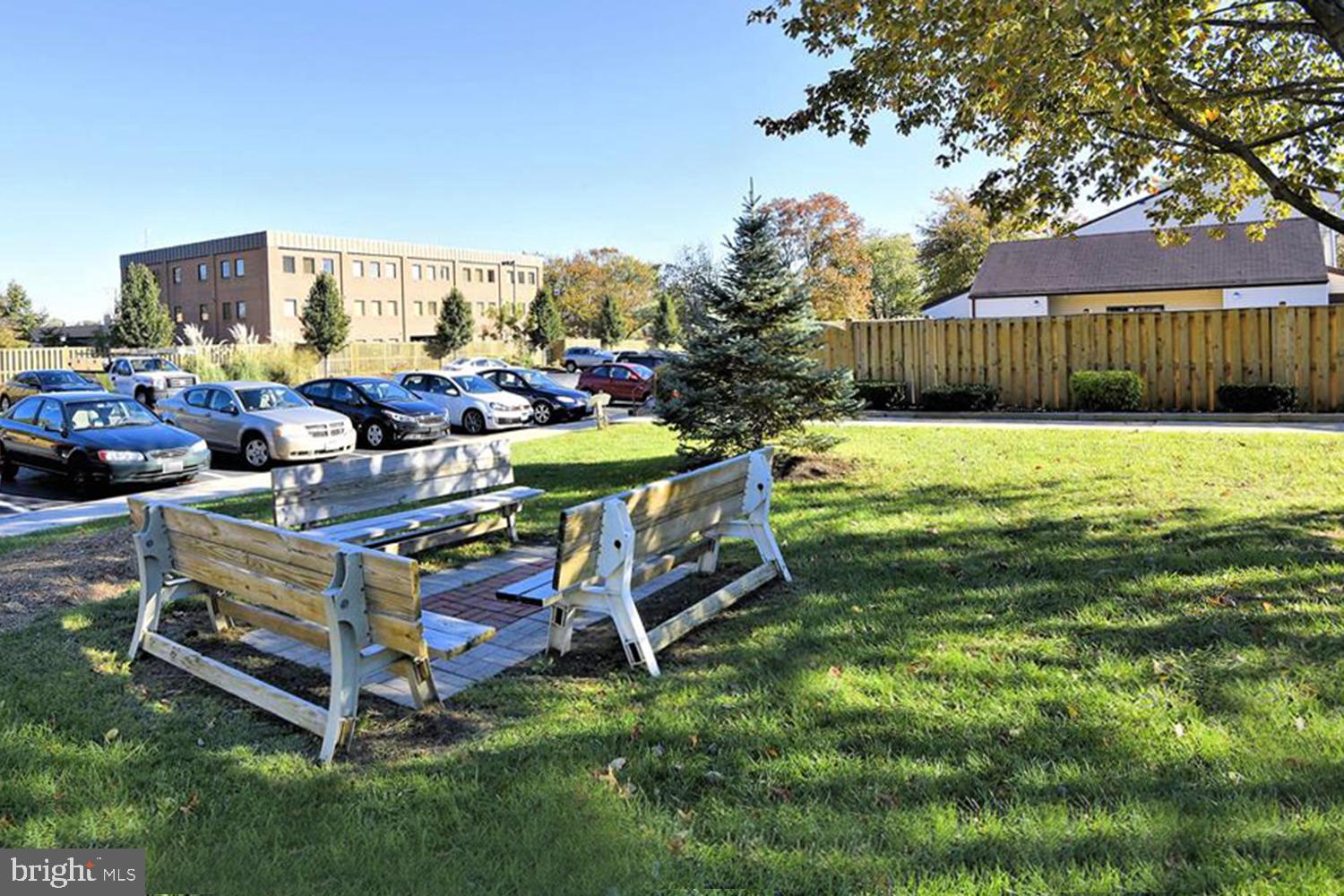 RIVA COMMONS - Residential Lease