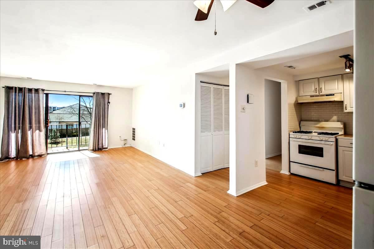 RIVA COMMONS - Residential Lease