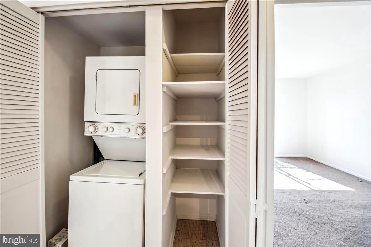 RIVA COMMONS - Residential Lease