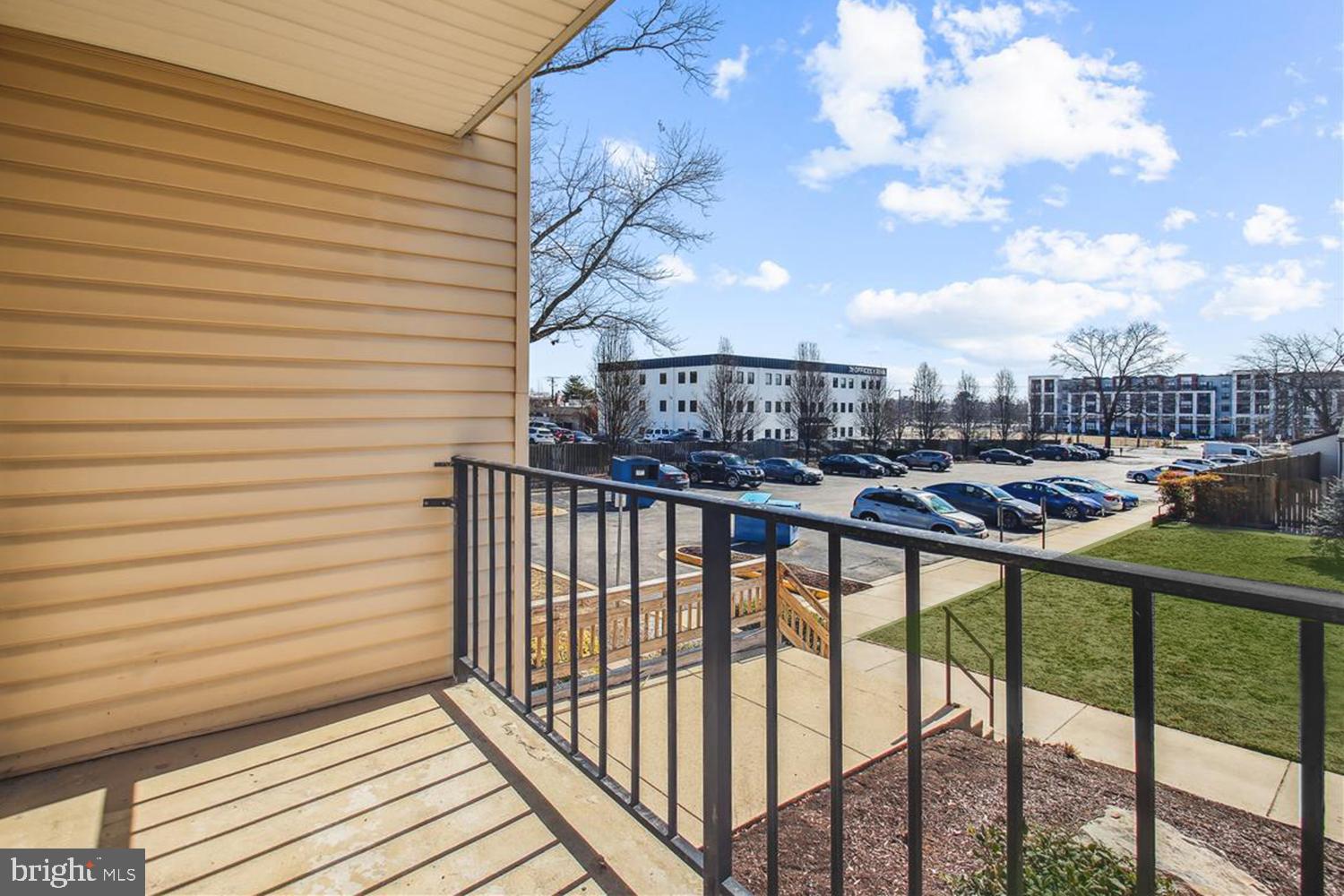 RIVA COMMONS - Residential Lease