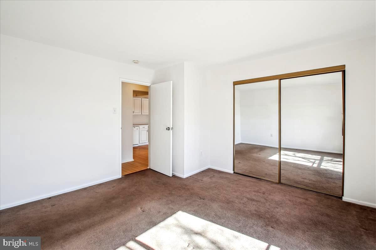 RIVA COMMONS - Residential Lease