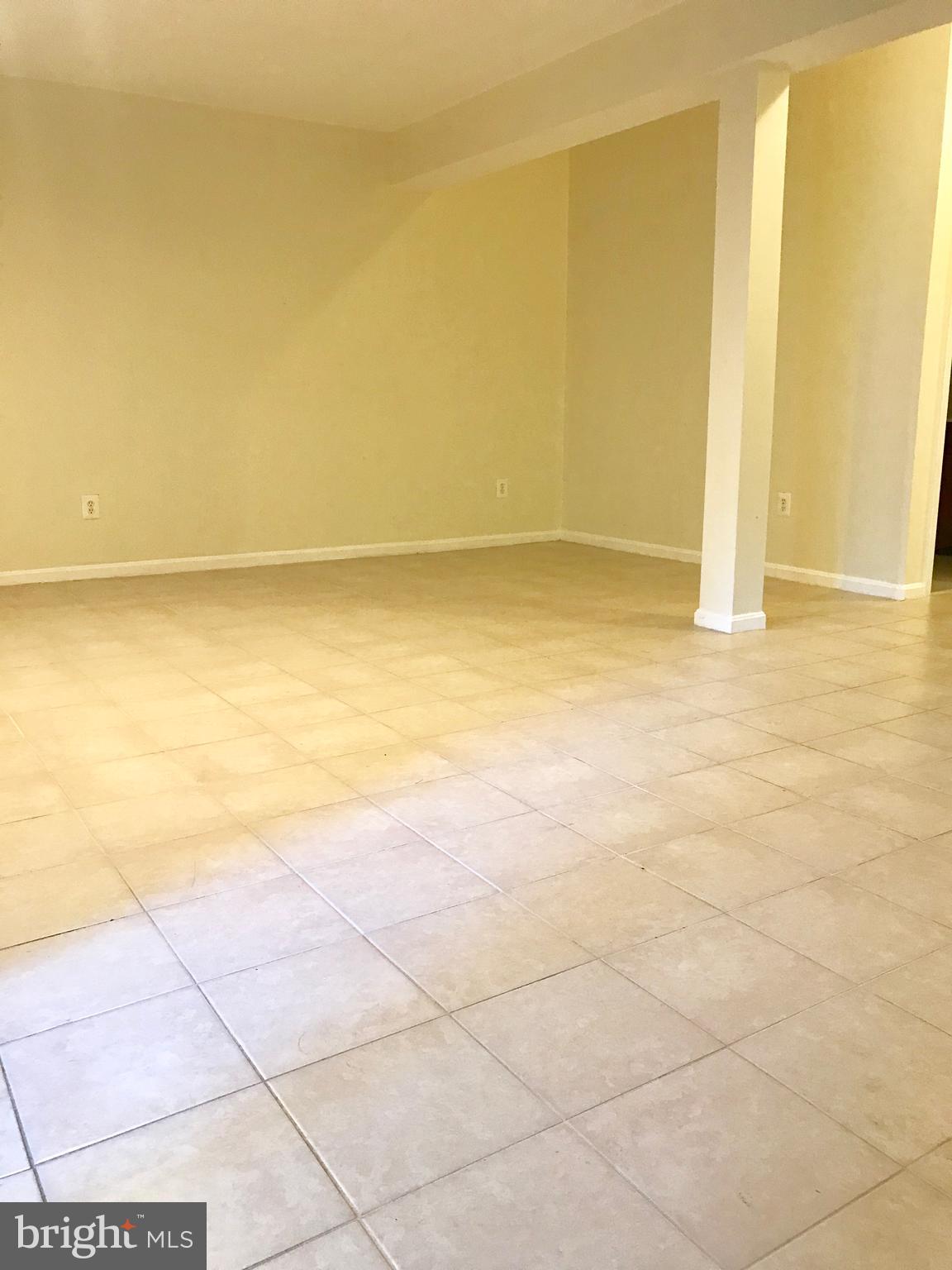 LAYHILL SQUARE - Residential Lease