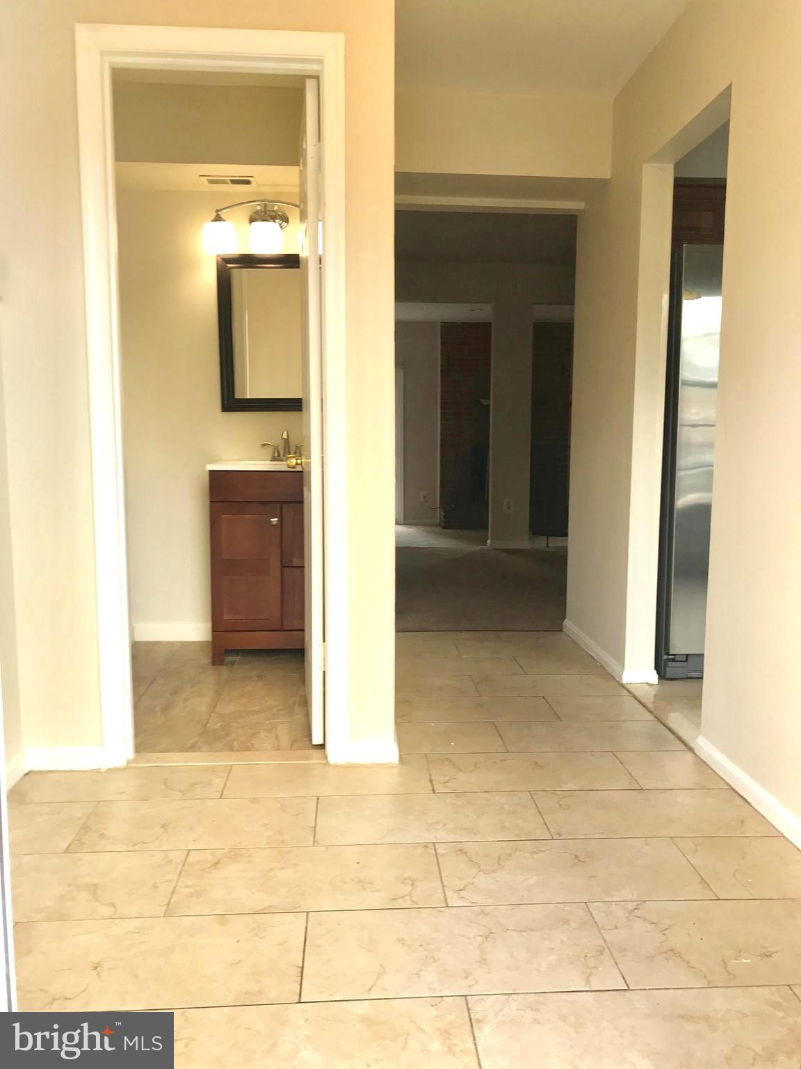 LAYHILL SQUARE - Residential Lease