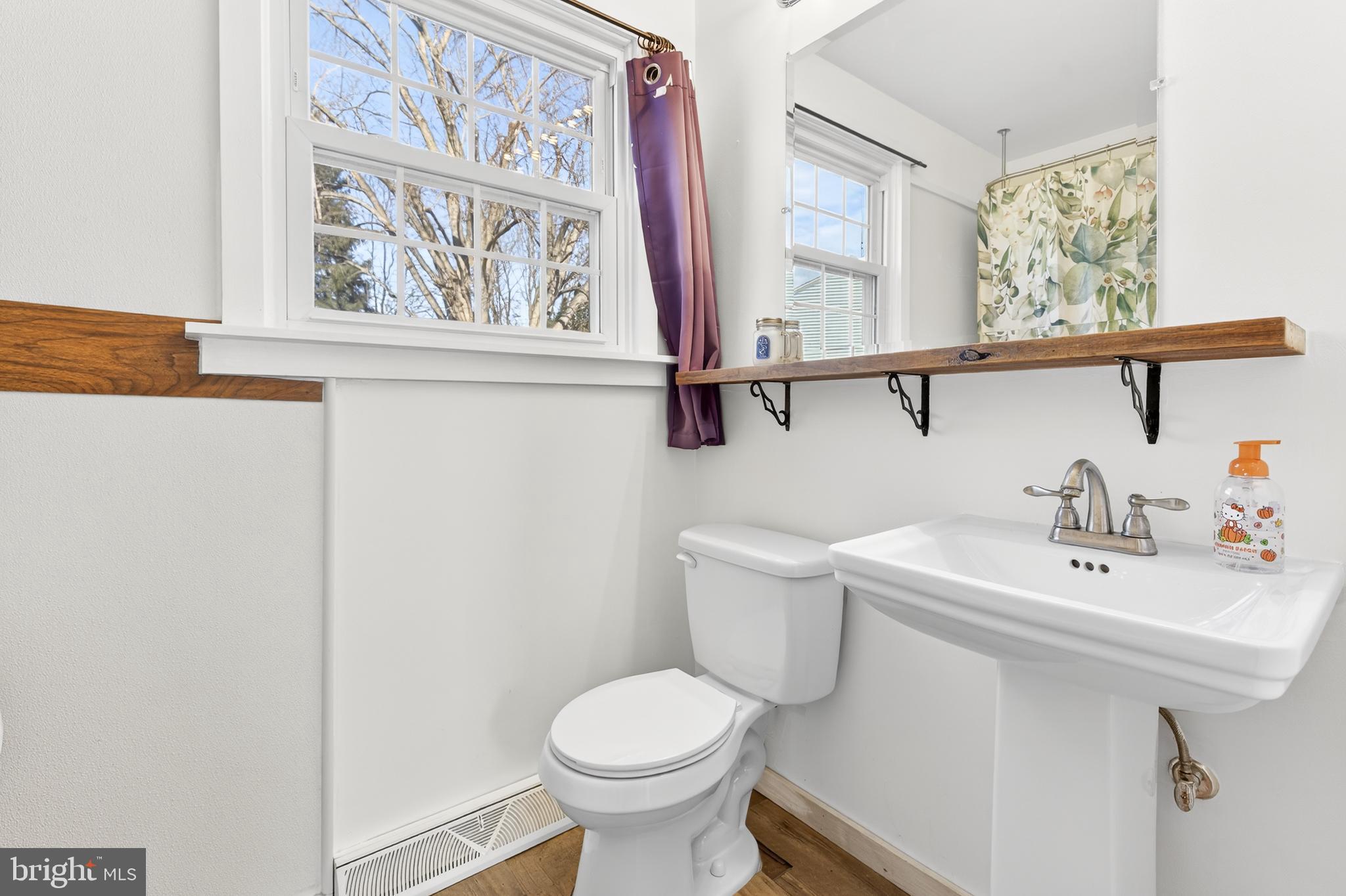 QUAKER HILLS - Residential