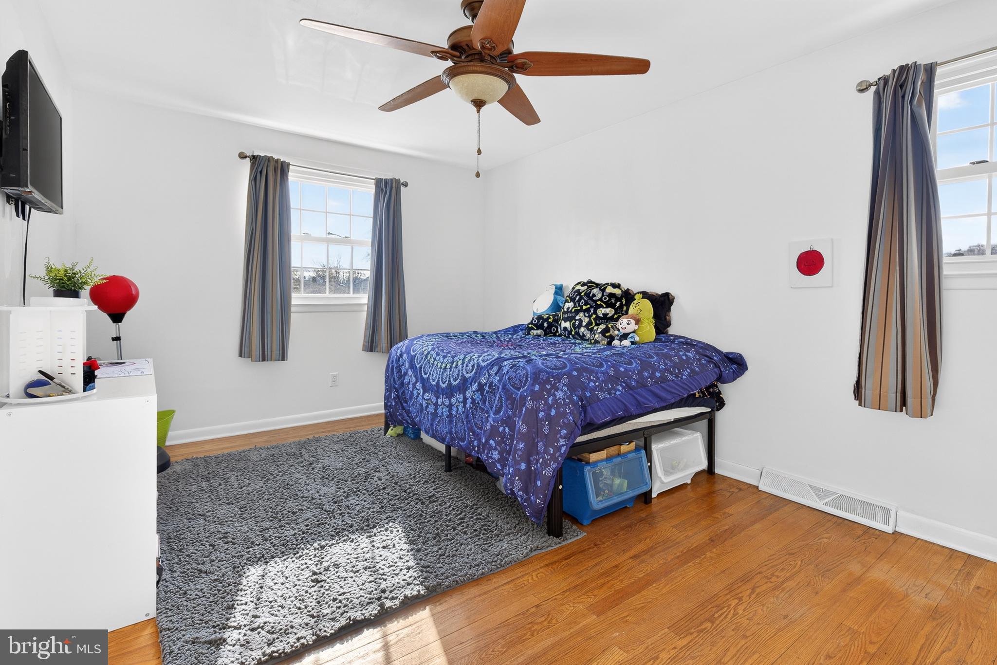 QUAKER HILLS - Residential