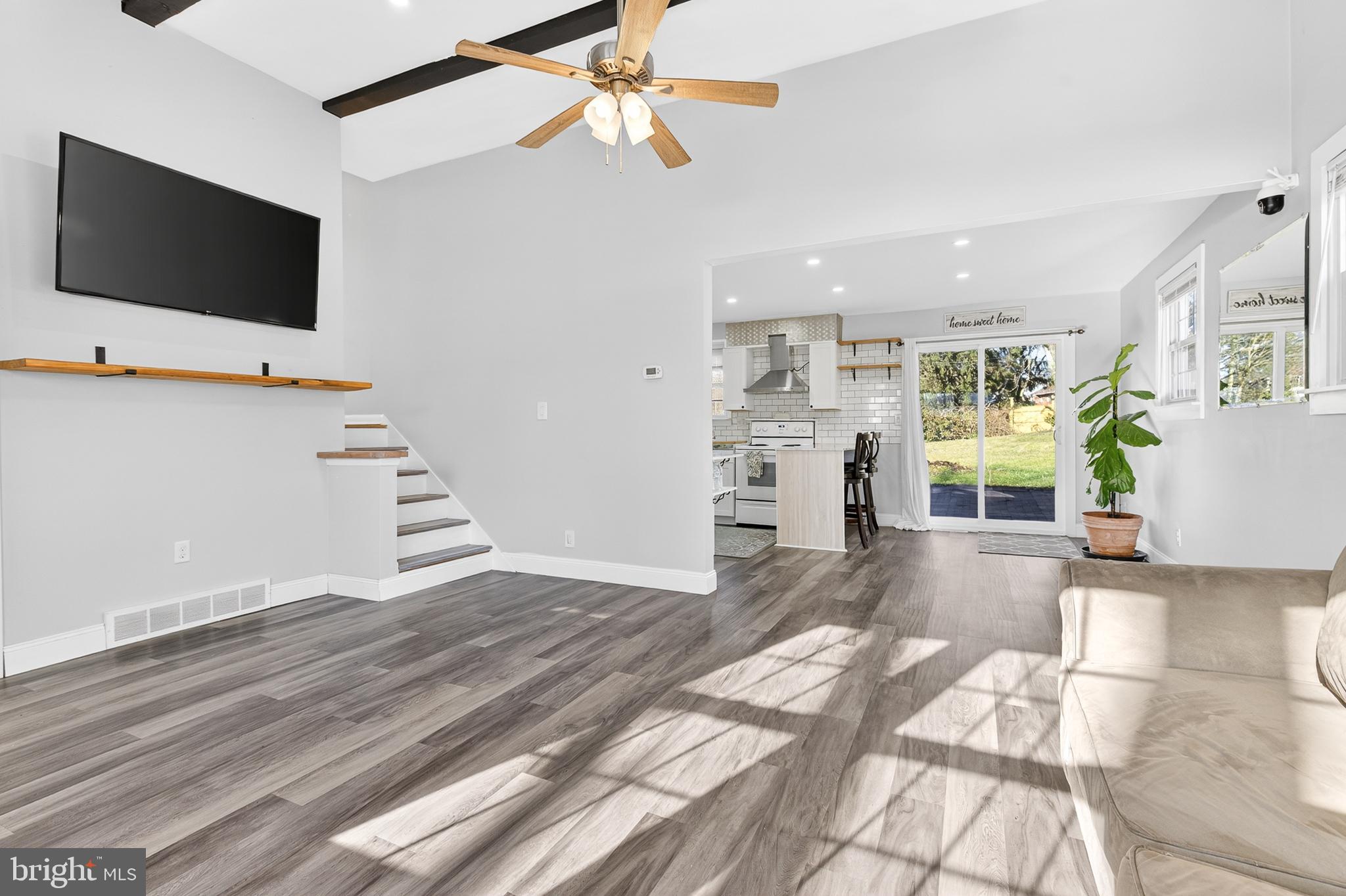 QUAKER HILLS - Residential