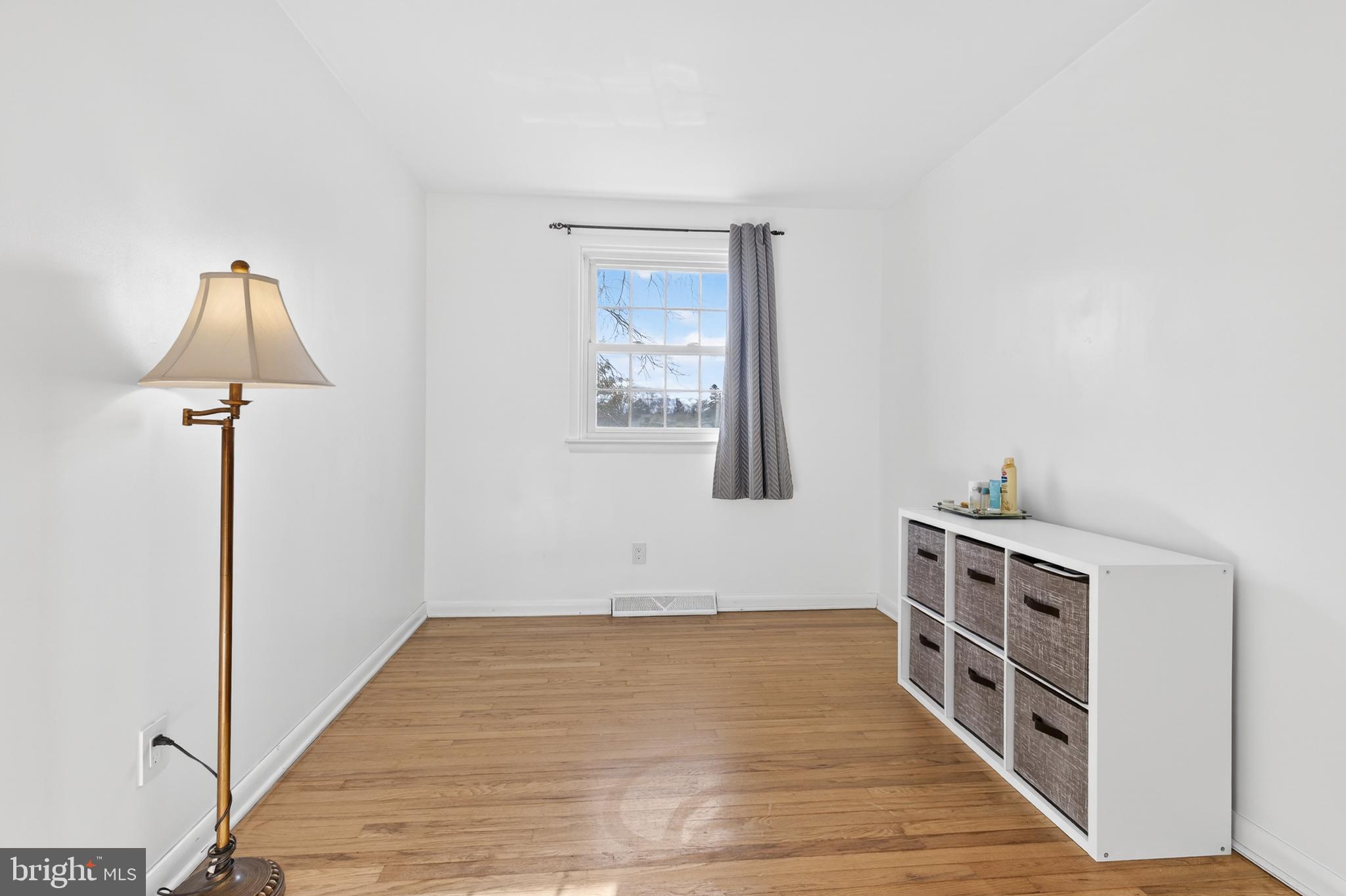 QUAKER HILLS - Residential