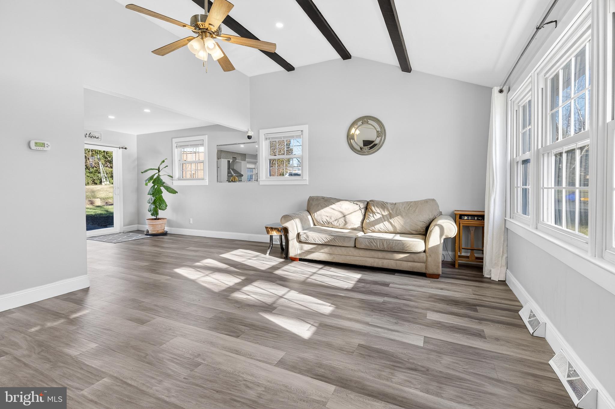 QUAKER HILLS - Residential