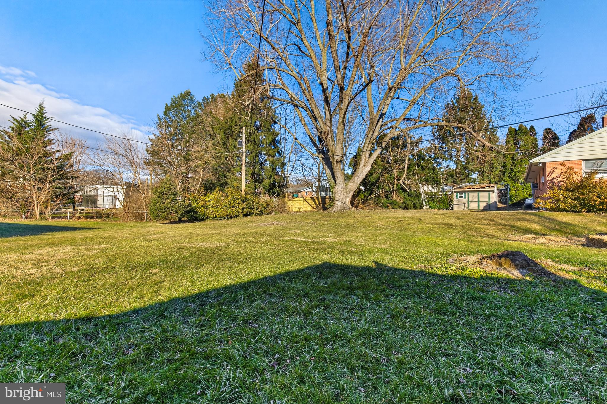 QUAKER HILLS - Residential