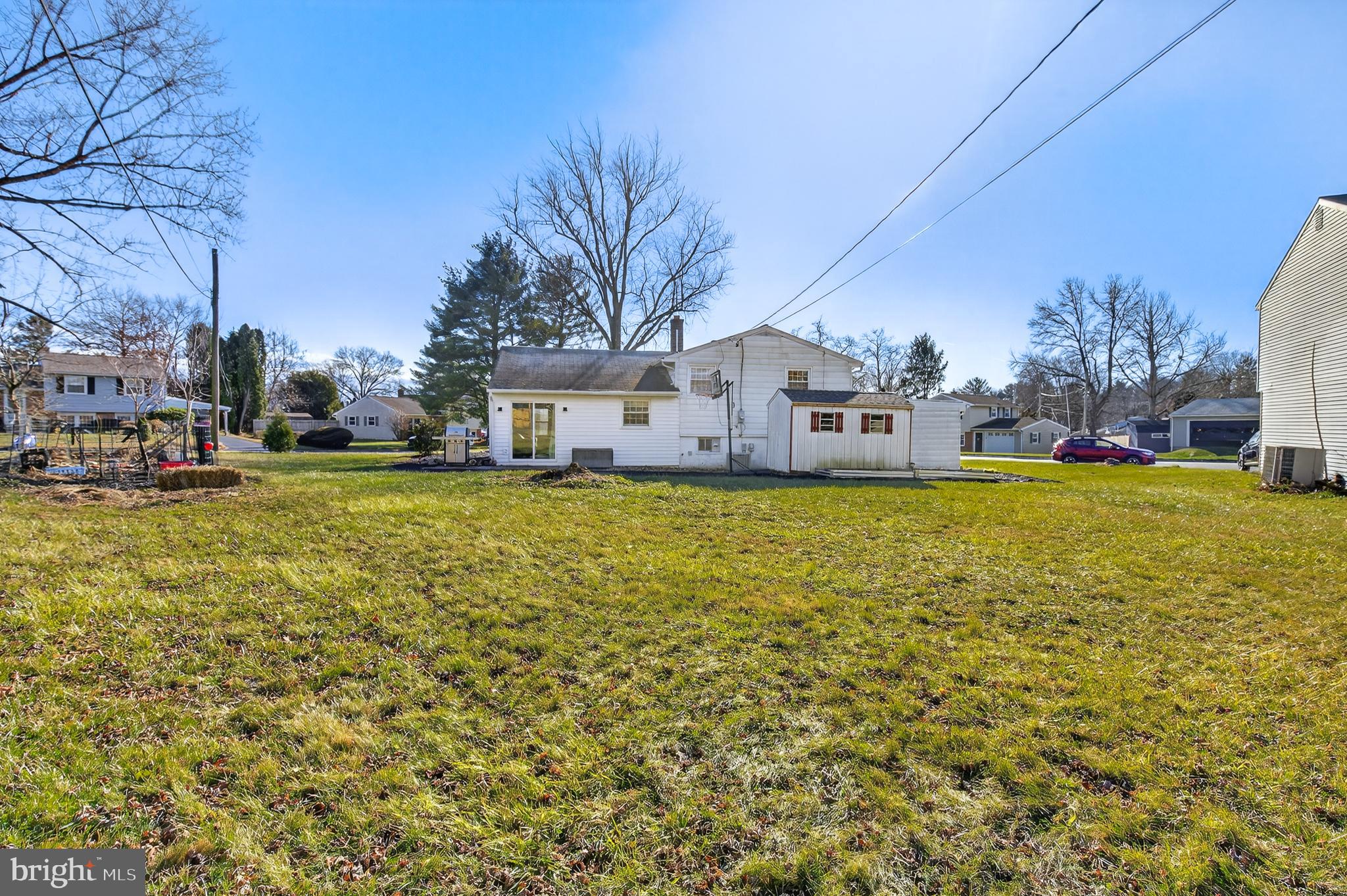 QUAKER HILLS - Residential