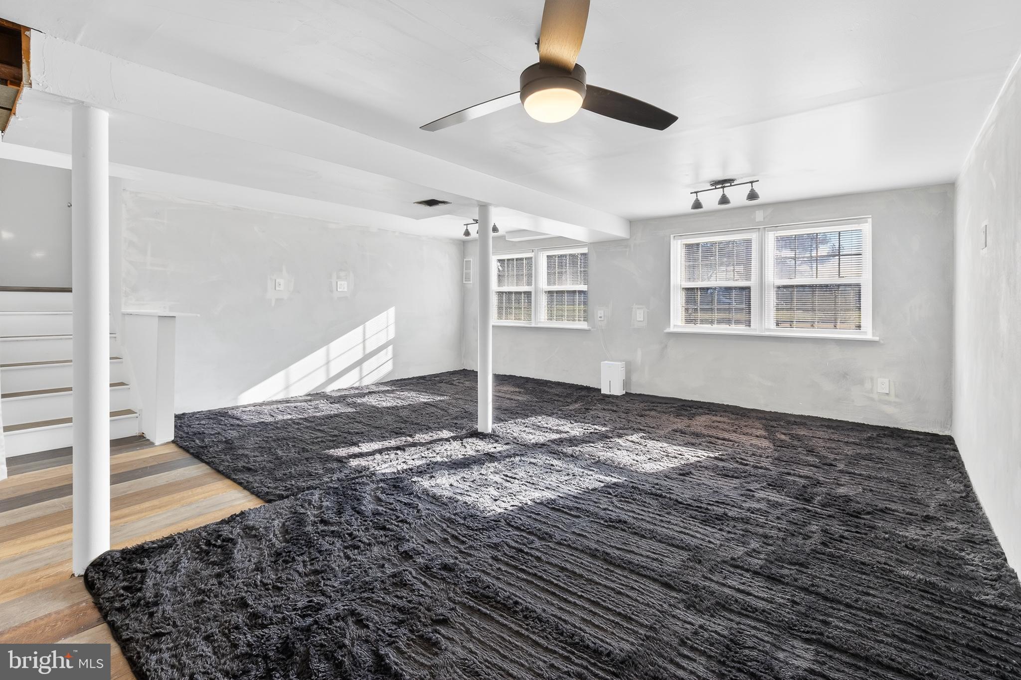 QUAKER HILLS - Residential