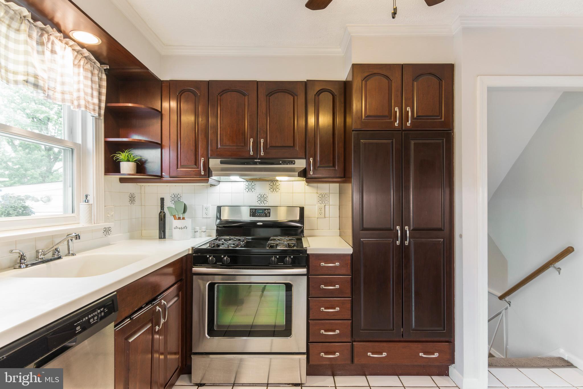 DULANEY VILLAGE - Residential