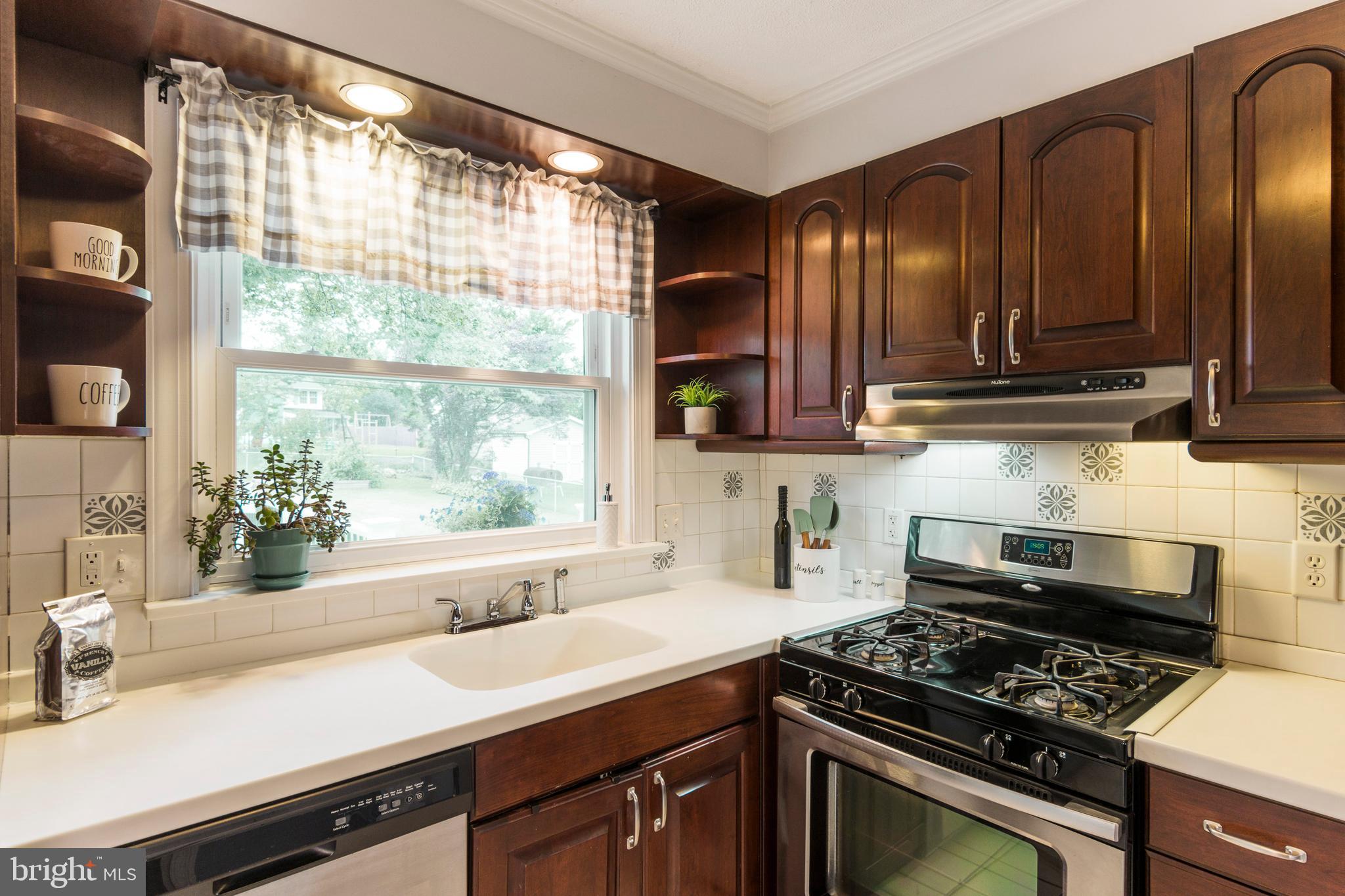 DULANEY VILLAGE - Residential