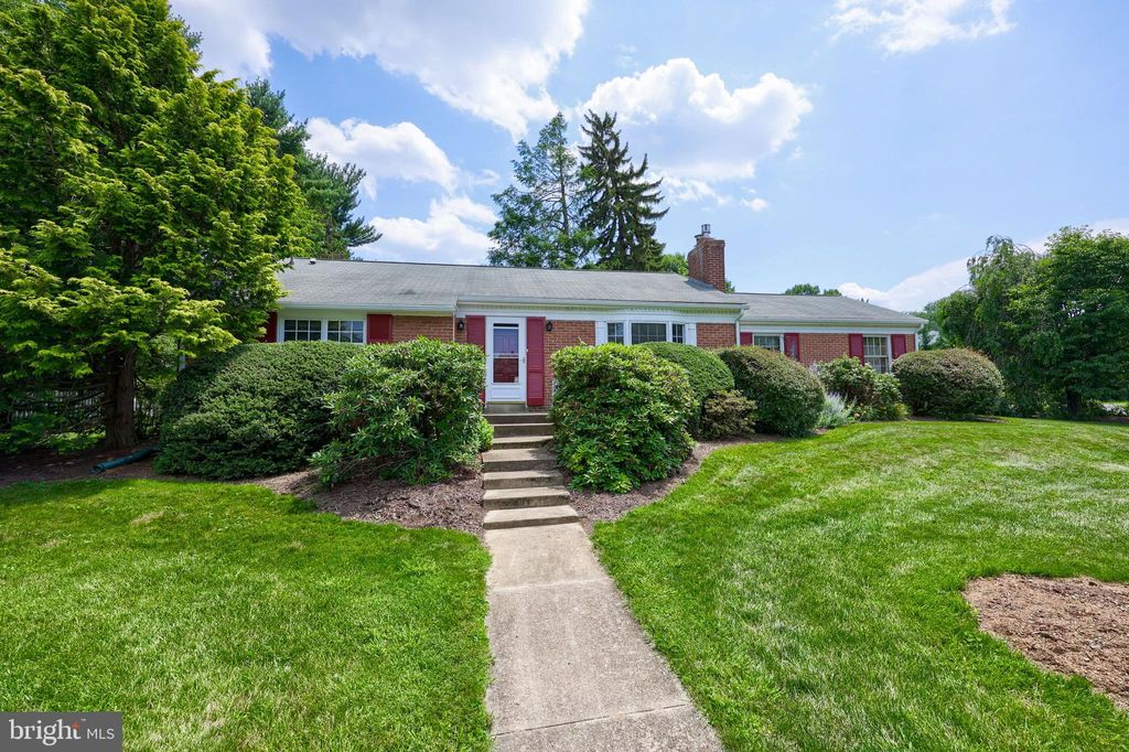 Photo of 90 Overlook Avenue, LANCASTER, PA 17601 (MLS # PALA2071876)