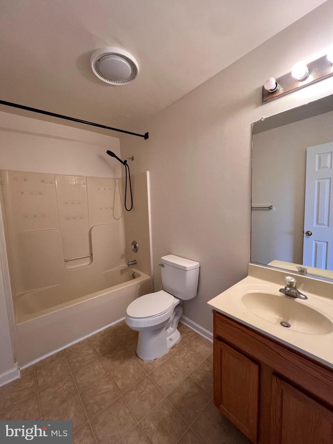 MILLS FARM - Residential Lease