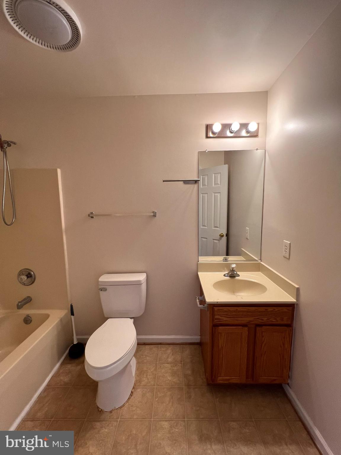 MILLS FARM - Residential Lease