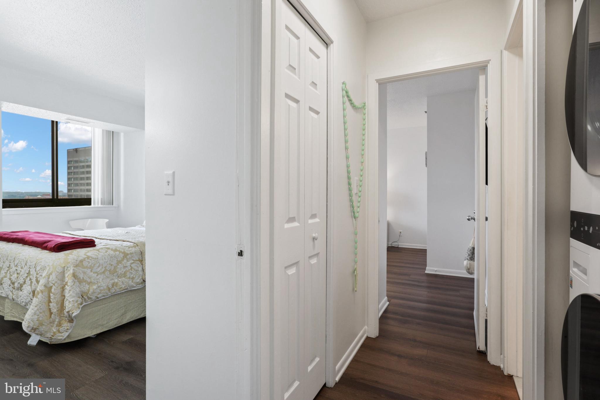 SKYLINE SQUARE CONDO - Residential