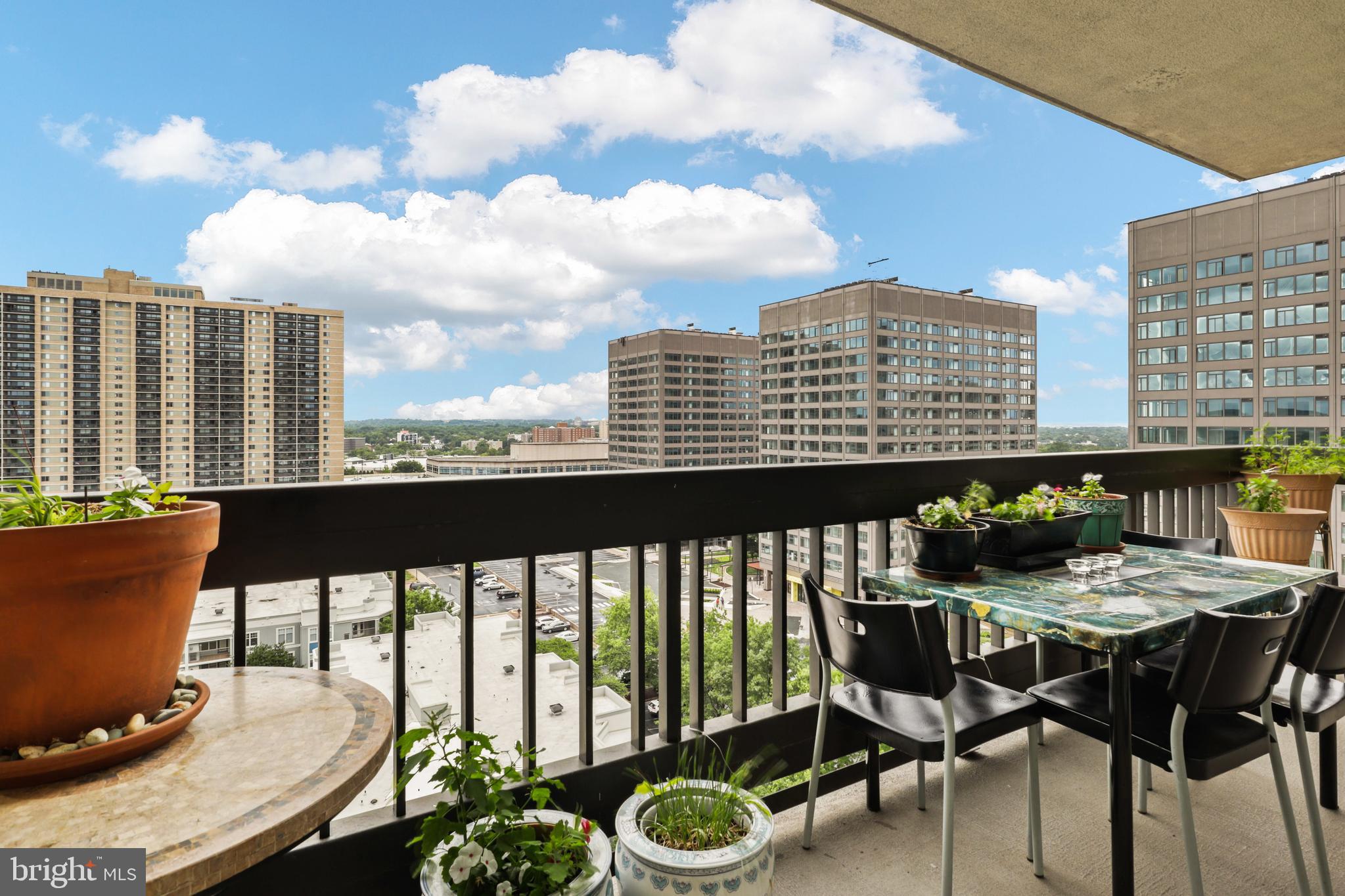 SKYLINE SQUARE CONDO - Residential