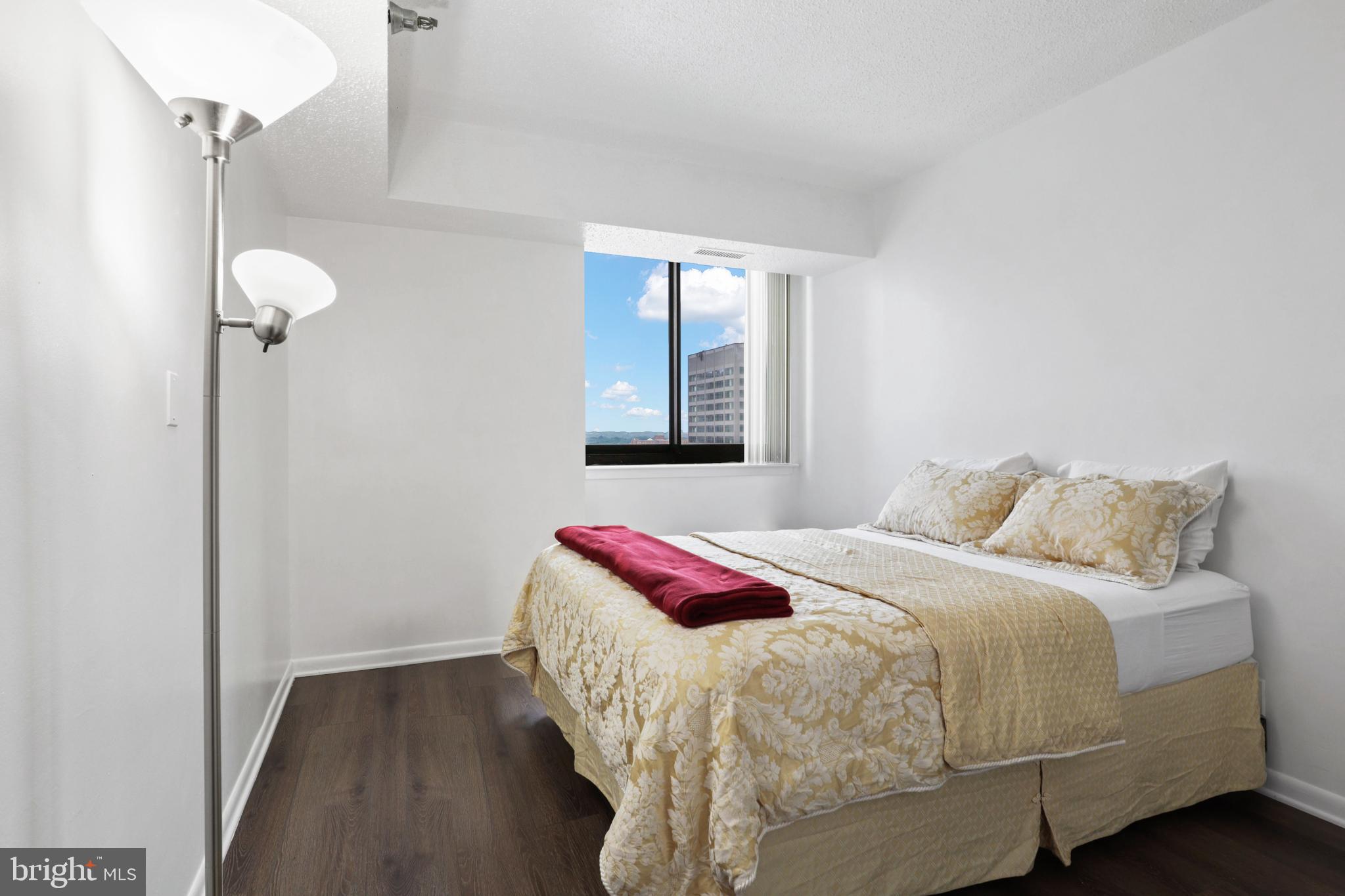 SKYLINE SQUARE CONDO - Residential