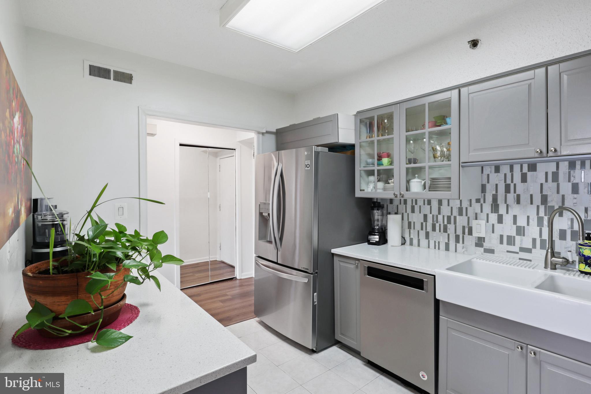 SKYLINE SQUARE CONDO - Residential