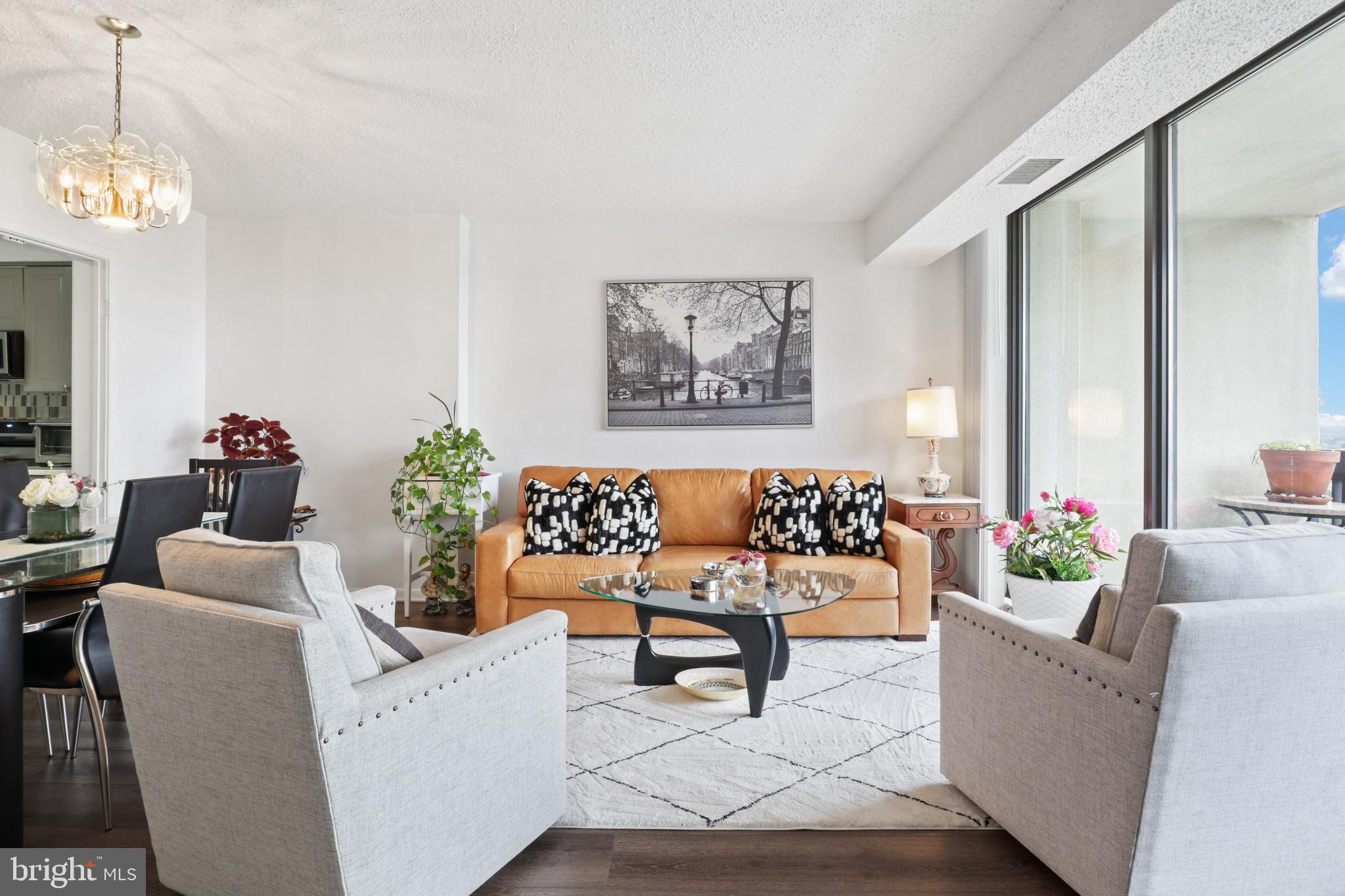 SKYLINE SQUARE CONDO - Residential