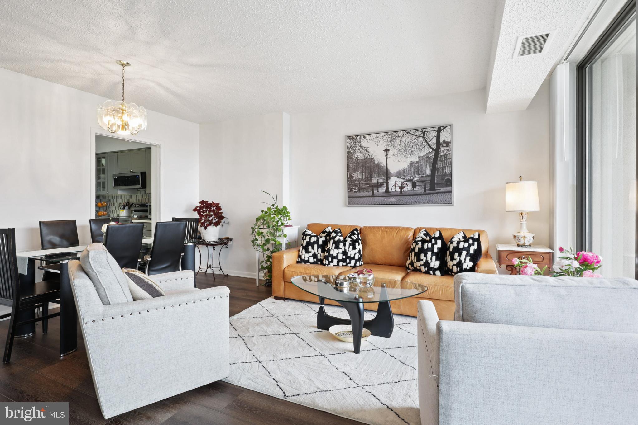 SKYLINE SQUARE CONDO - Residential