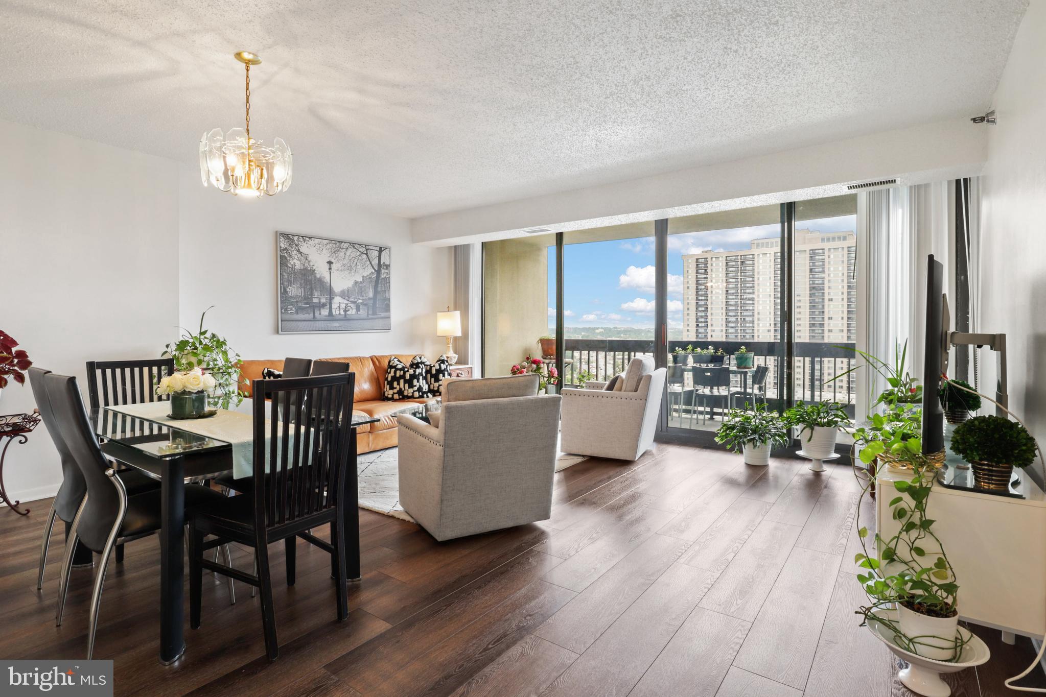 SKYLINE SQUARE CONDO - Residential