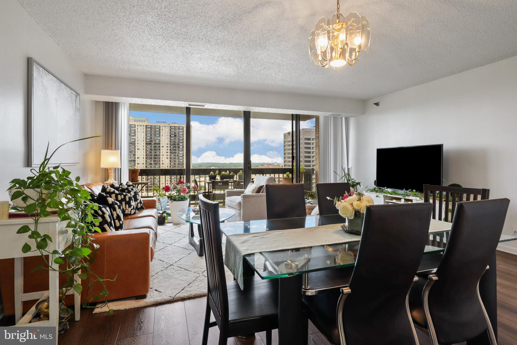 SKYLINE SQUARE CONDO - Residential