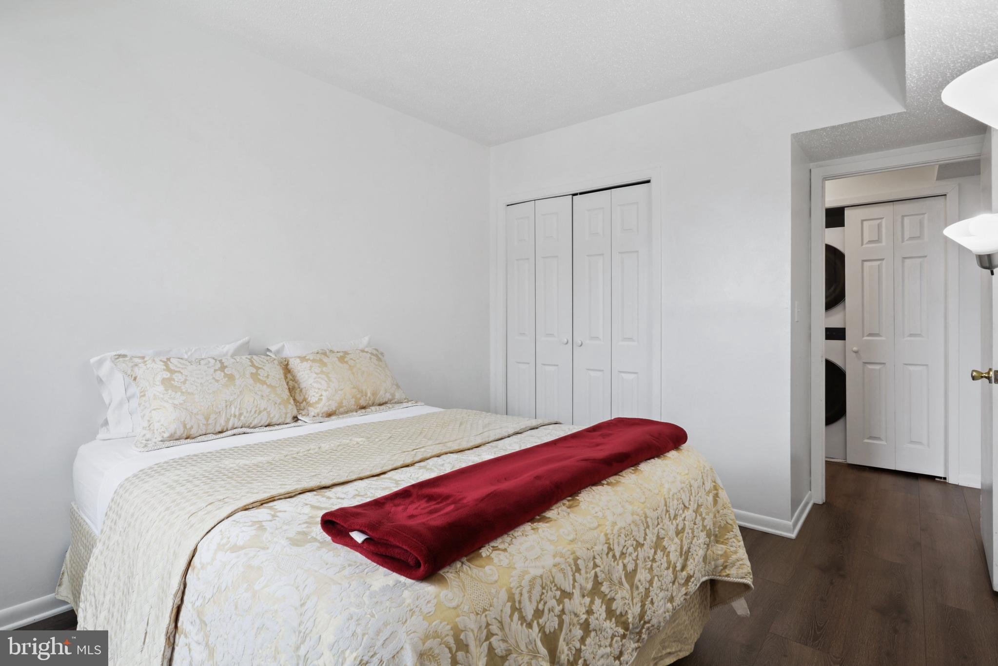 SKYLINE SQUARE CONDO - Residential