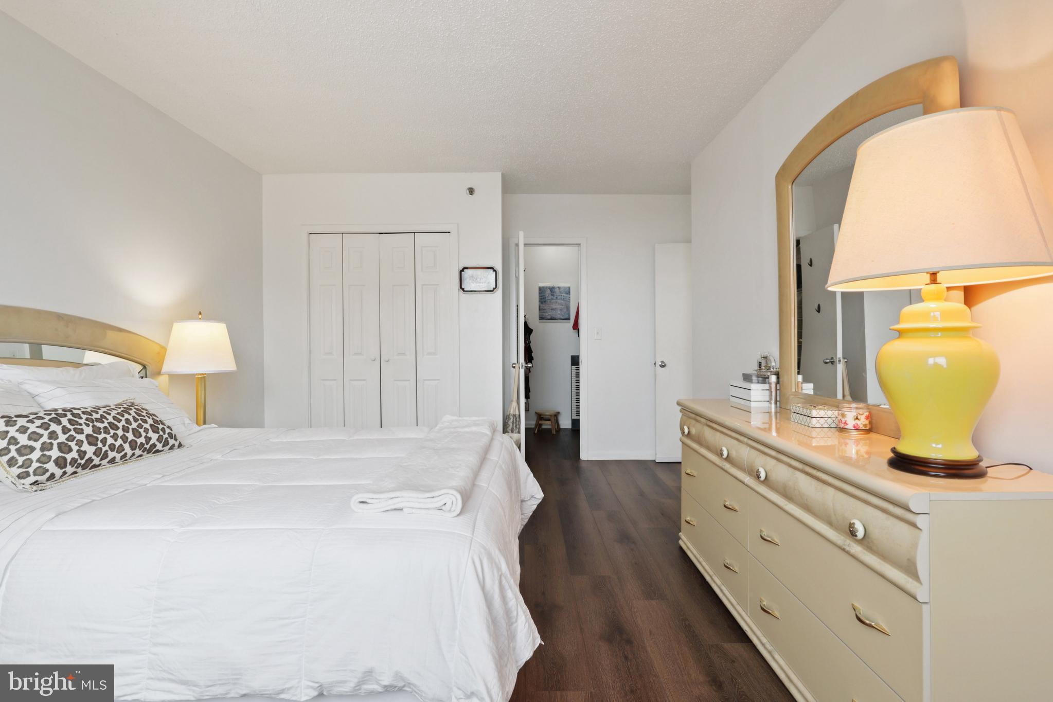 SKYLINE SQUARE CONDO - Residential