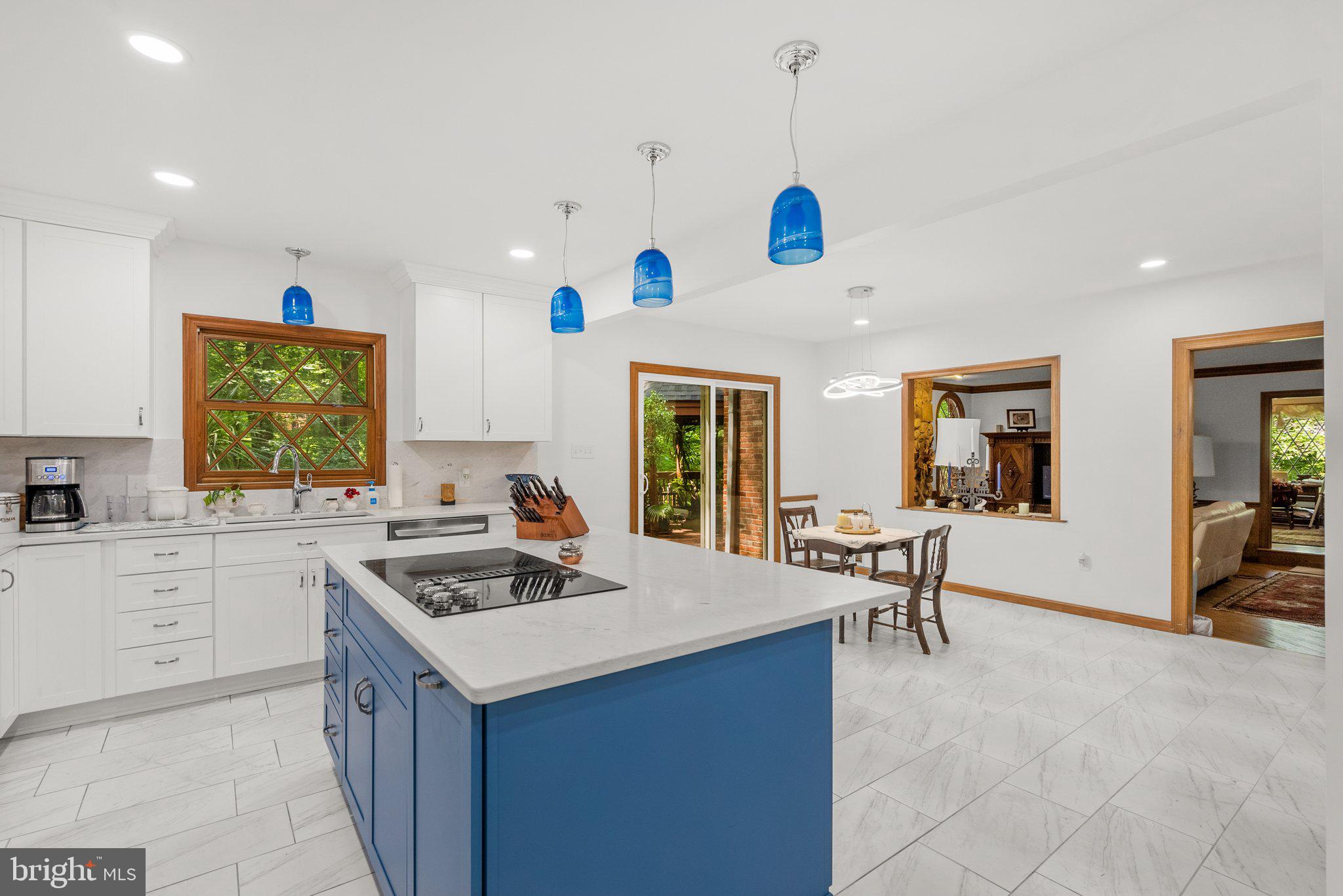 ASHTON OAKS - Residential