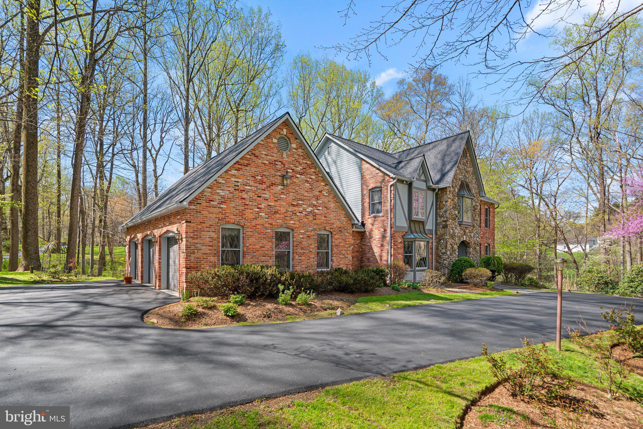 ASHTON OAKS - Residential