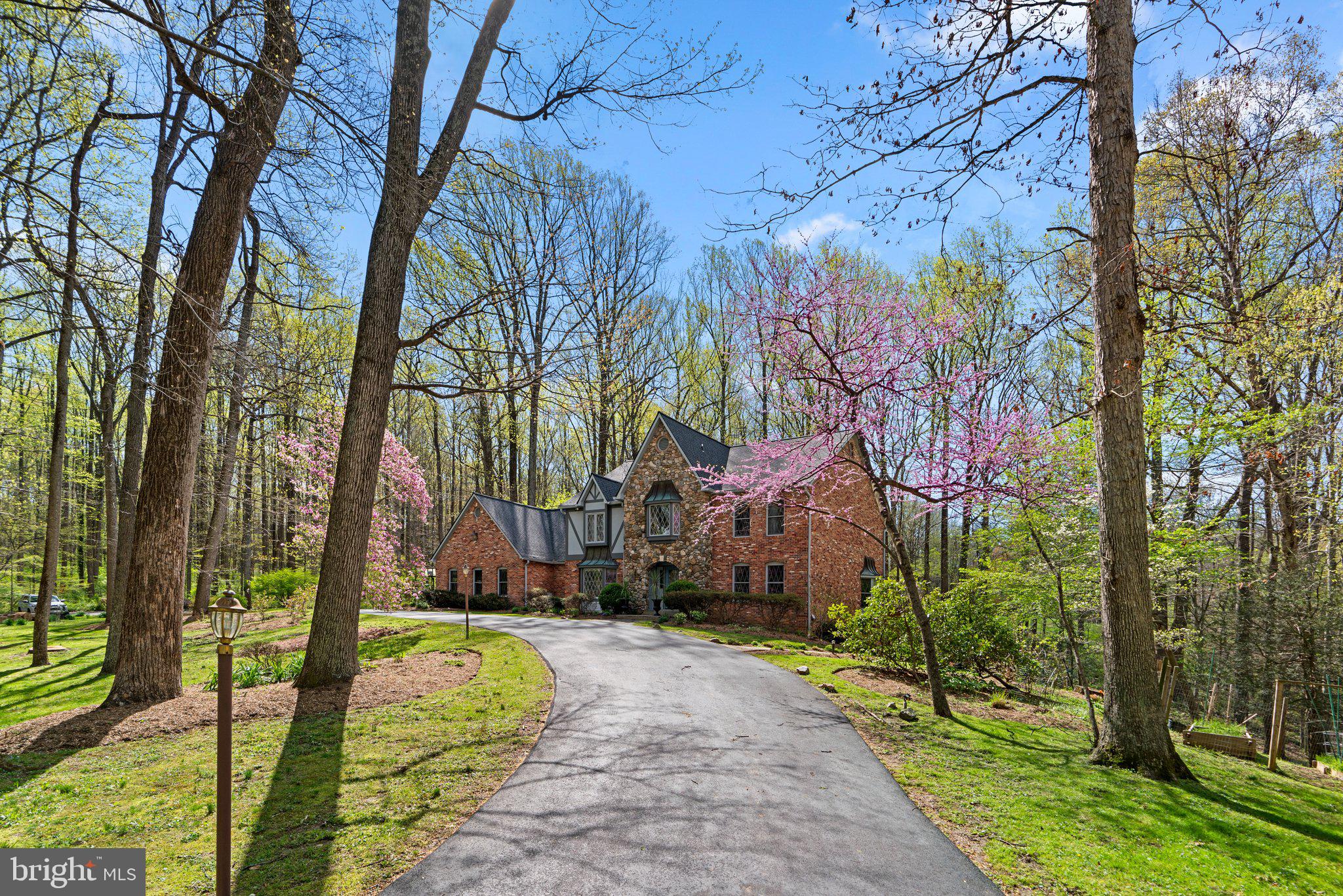 ASHTON OAKS - Residential