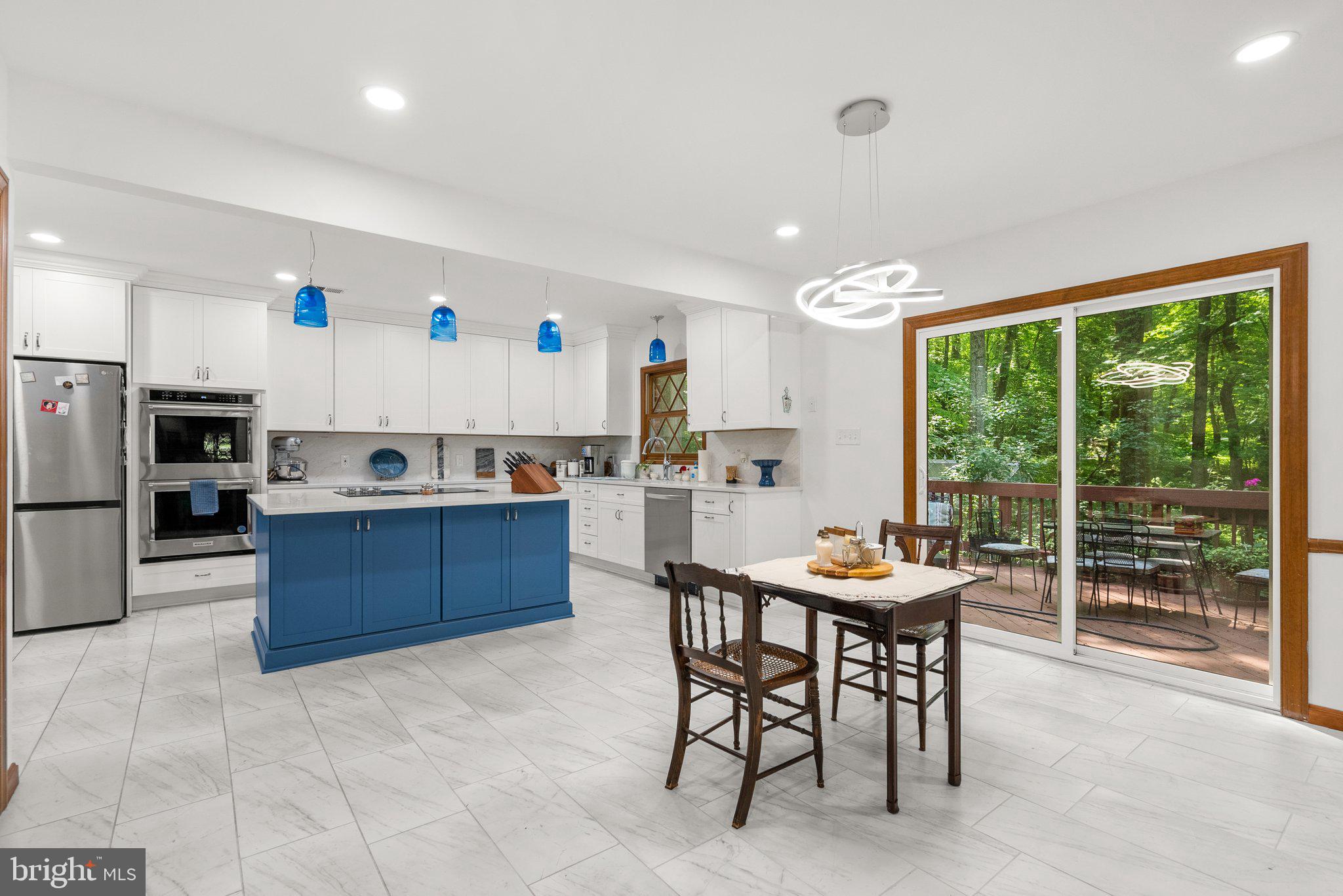 ASHTON OAKS - Residential