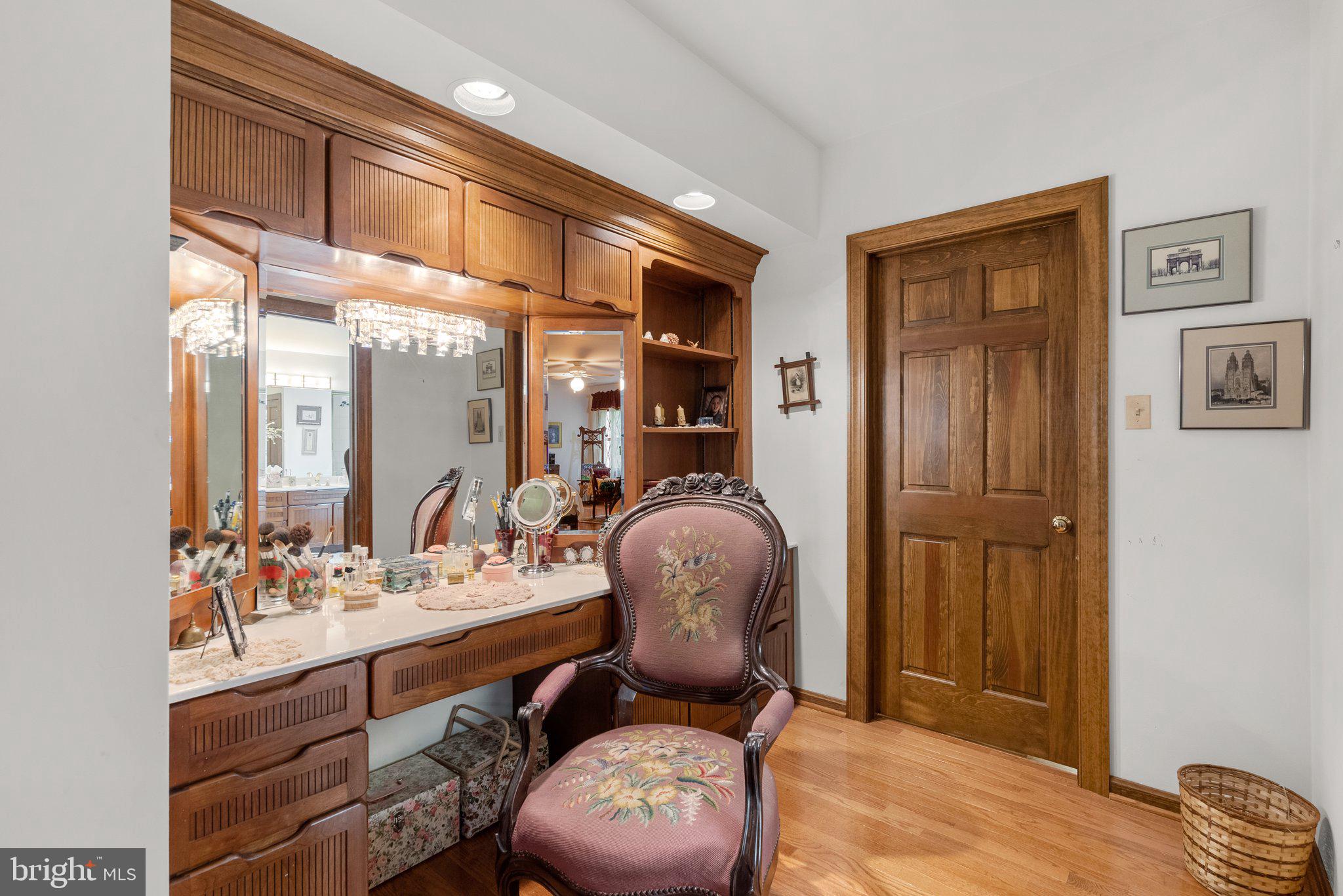 ASHTON OAKS - Residential