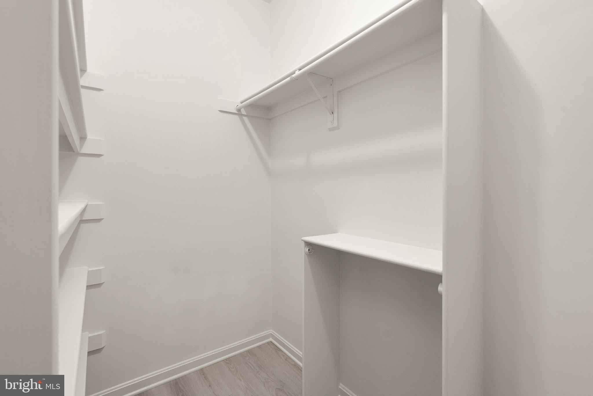 ASHTON OAKS - Residential