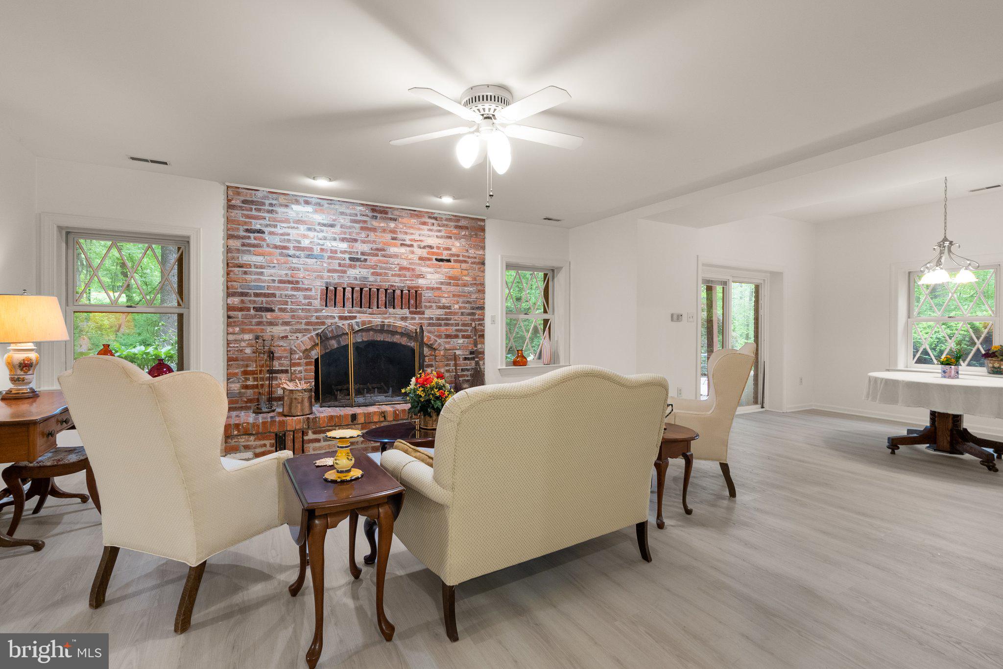 ASHTON OAKS - Residential