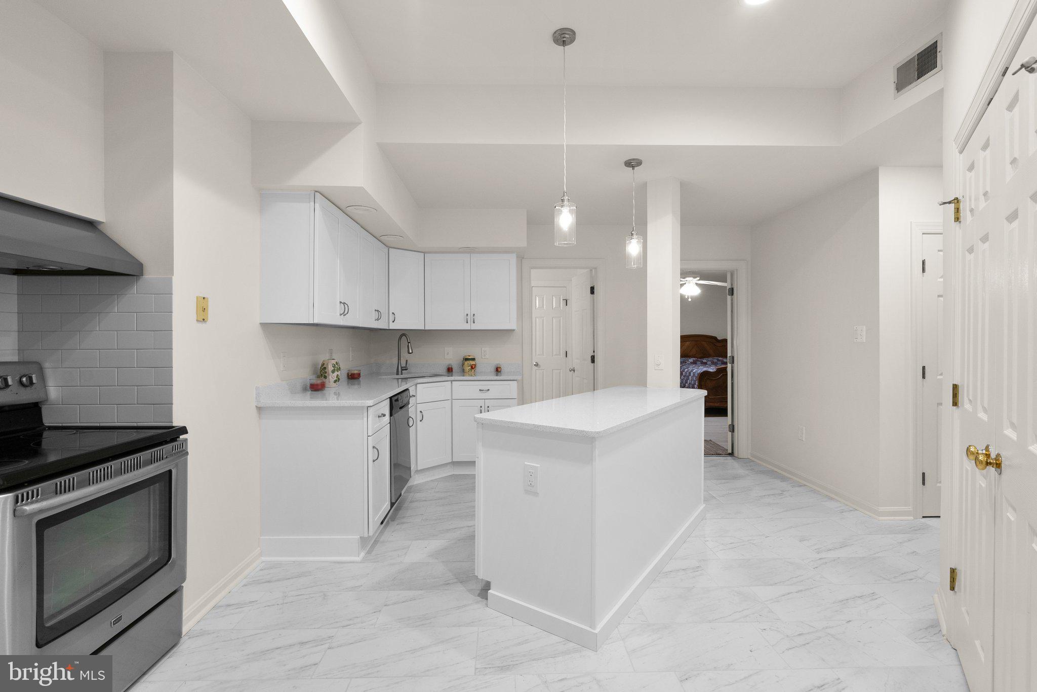 ASHTON OAKS - Residential