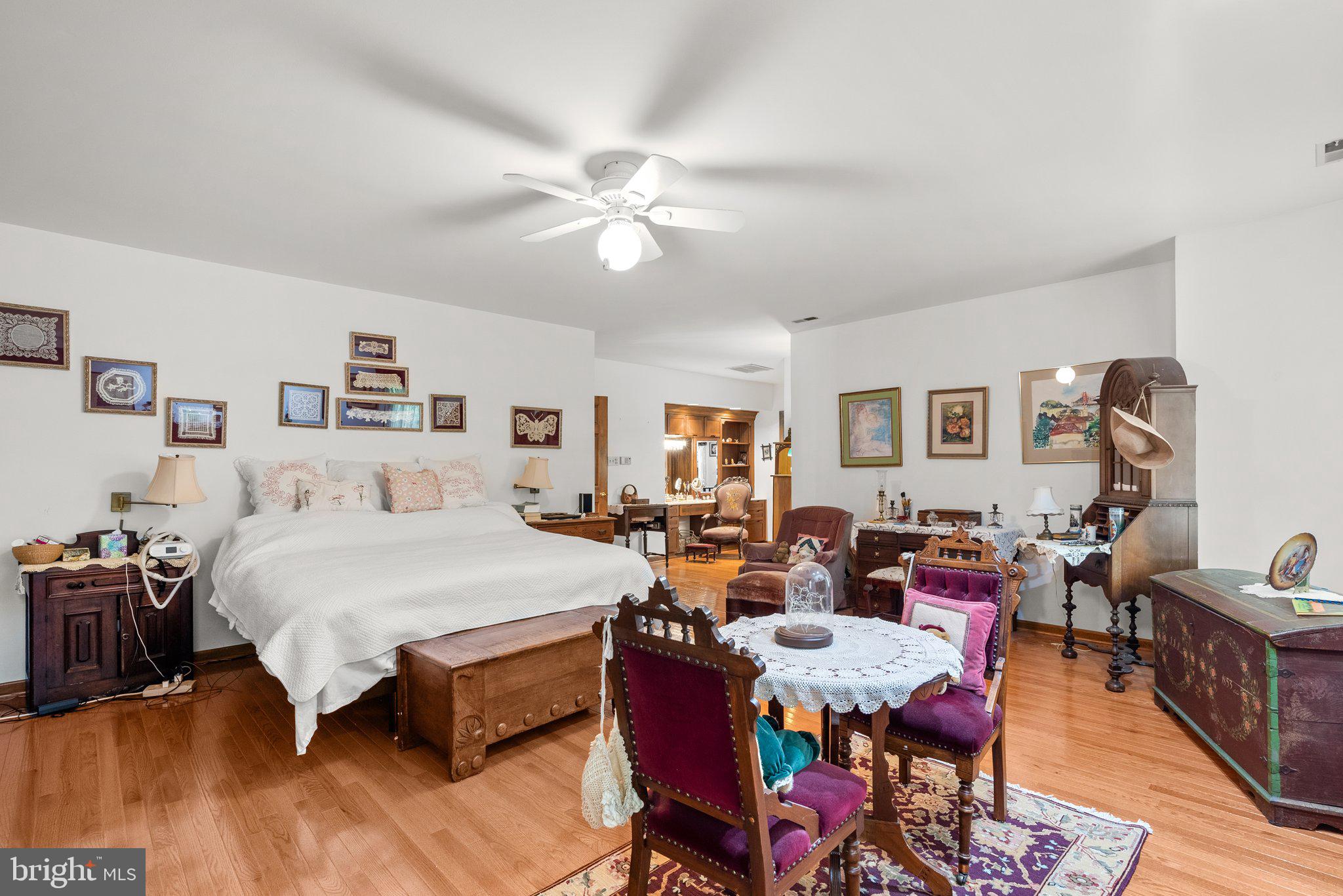 ASHTON OAKS - Residential