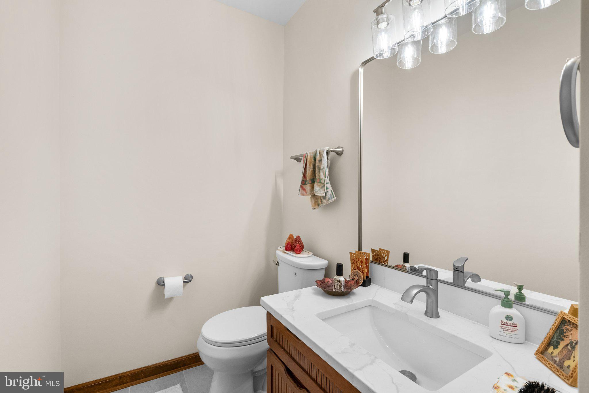 ASHTON OAKS - Residential